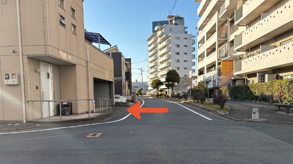 平松町8-14駐車場の写真