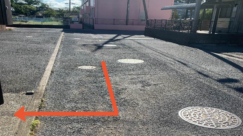 酒井根5-18-21駐車場の写真