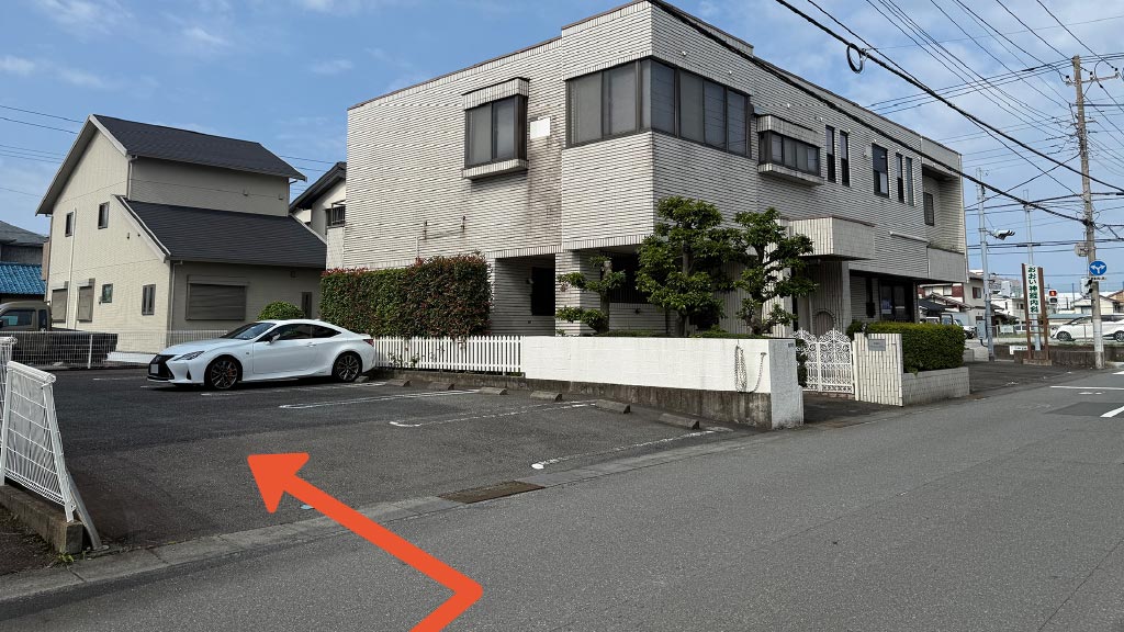 北高島町17-15駐車場の写真