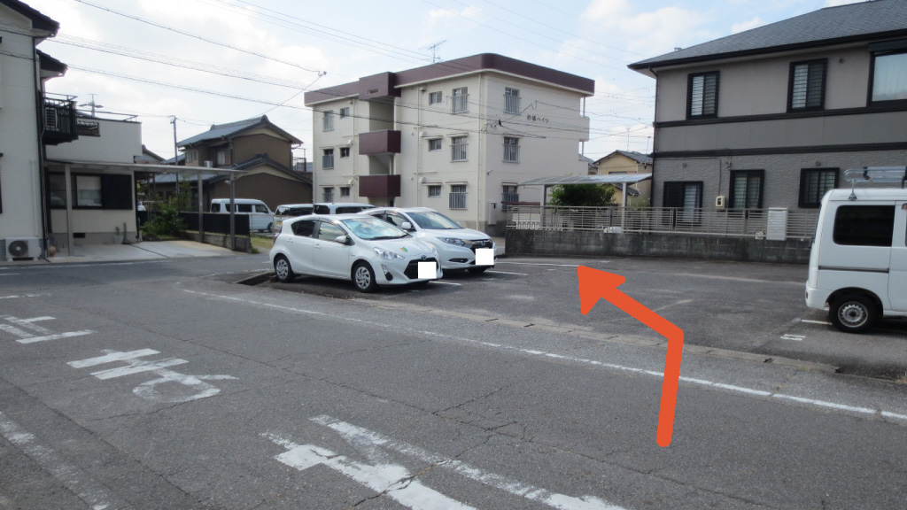 【11番】浜富町2-6駐車場の写真