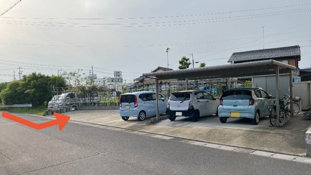 【中型車まで】茜部中島1-22-5駐車場の写真