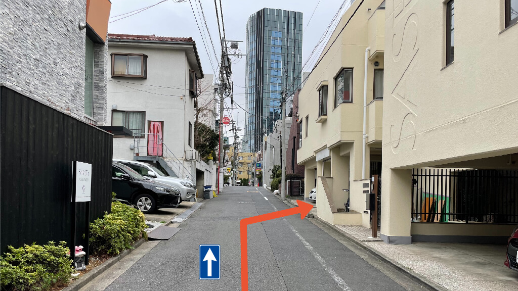 西麻布1-8-15駐車場の写真