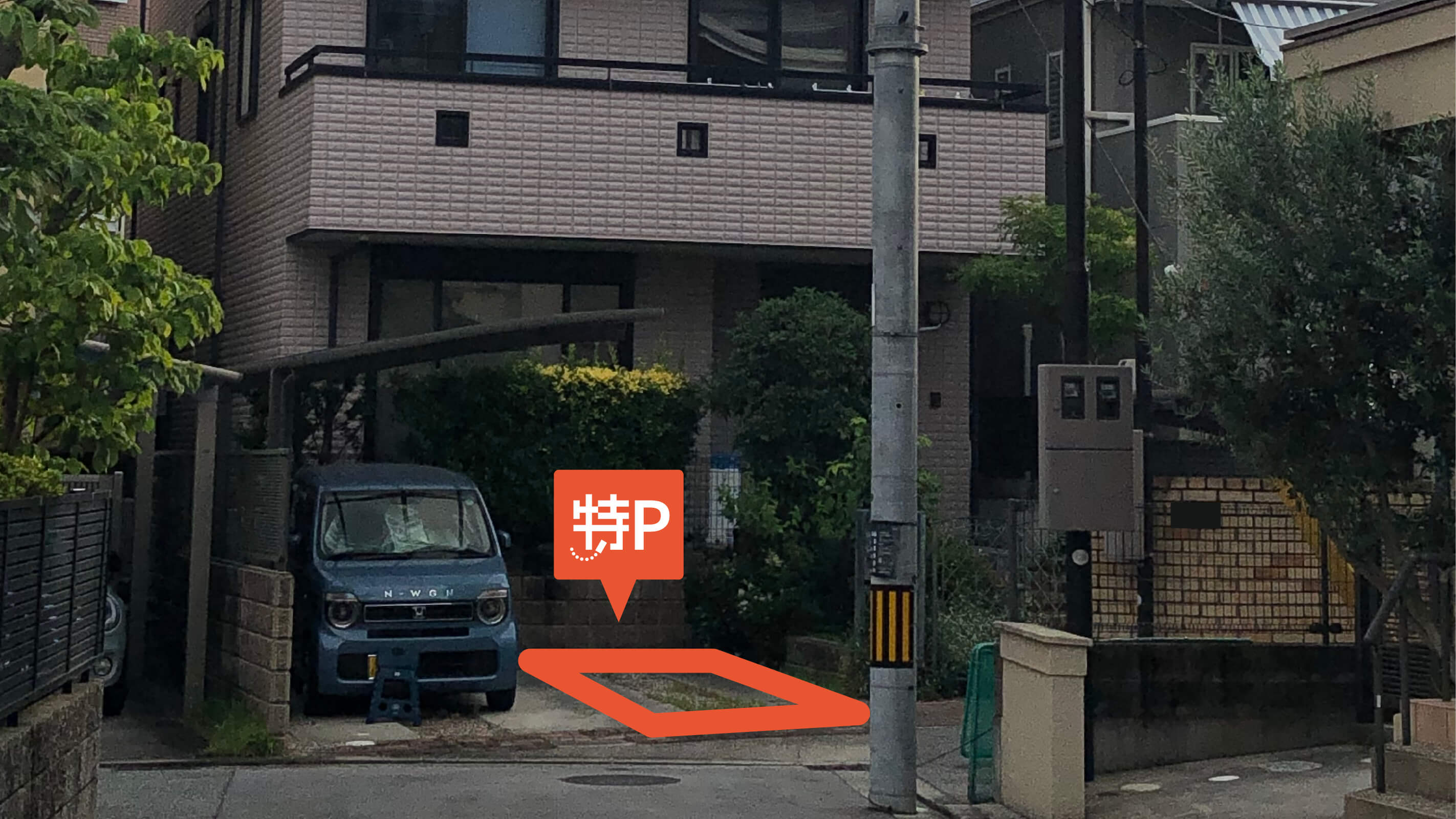 《軽・コンパクト》久出ケ谷町10-12駐車場の写真