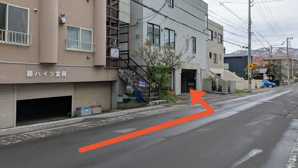 【屋内】富岡2-5-7駐車場の写真