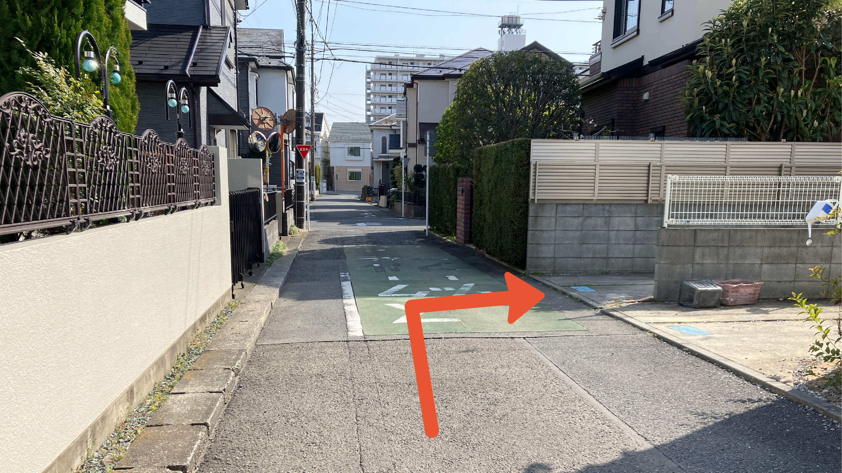 東伏見5-7-9駐車場の写真