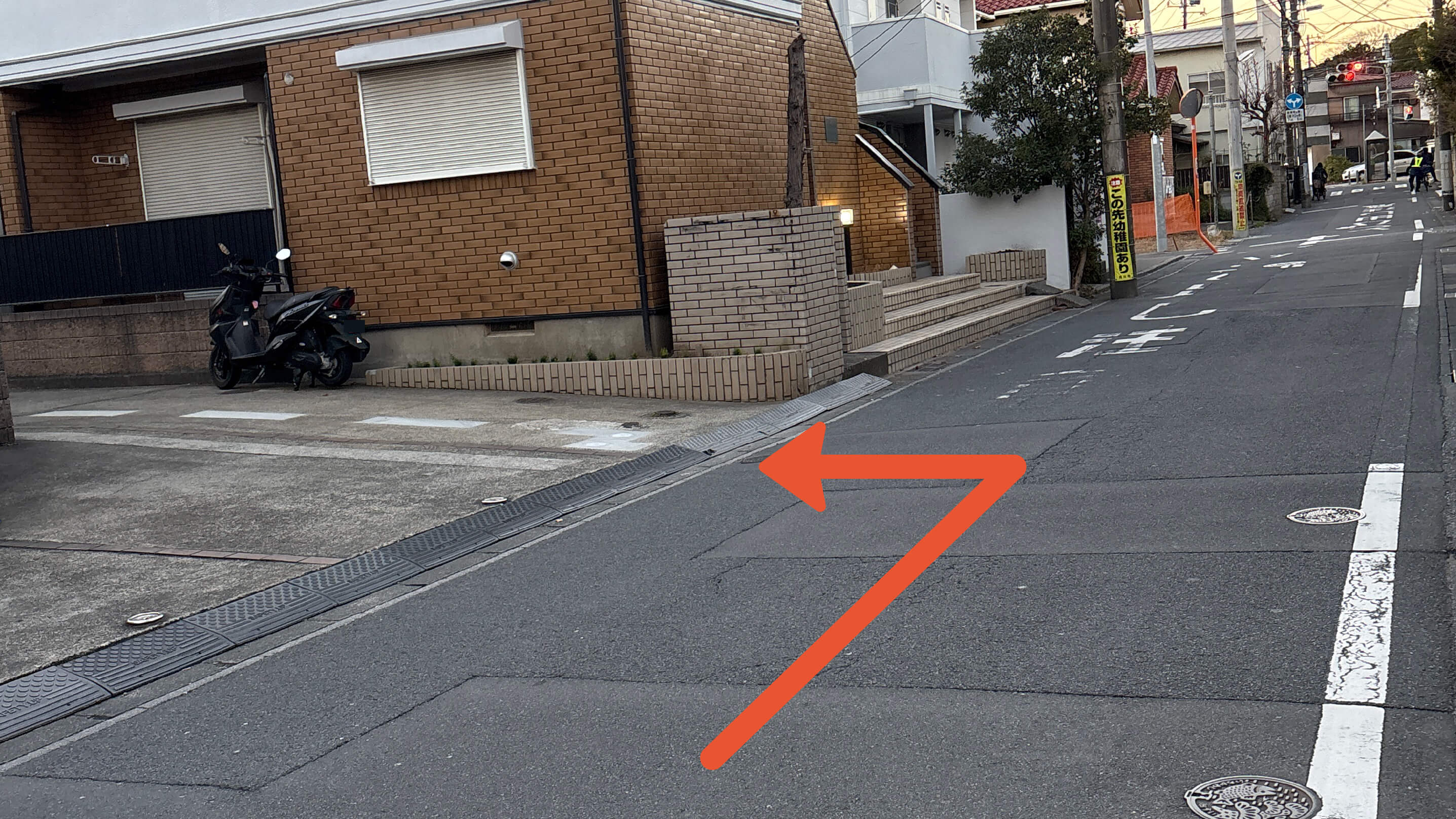 須和田1-2-13駐車場の写真