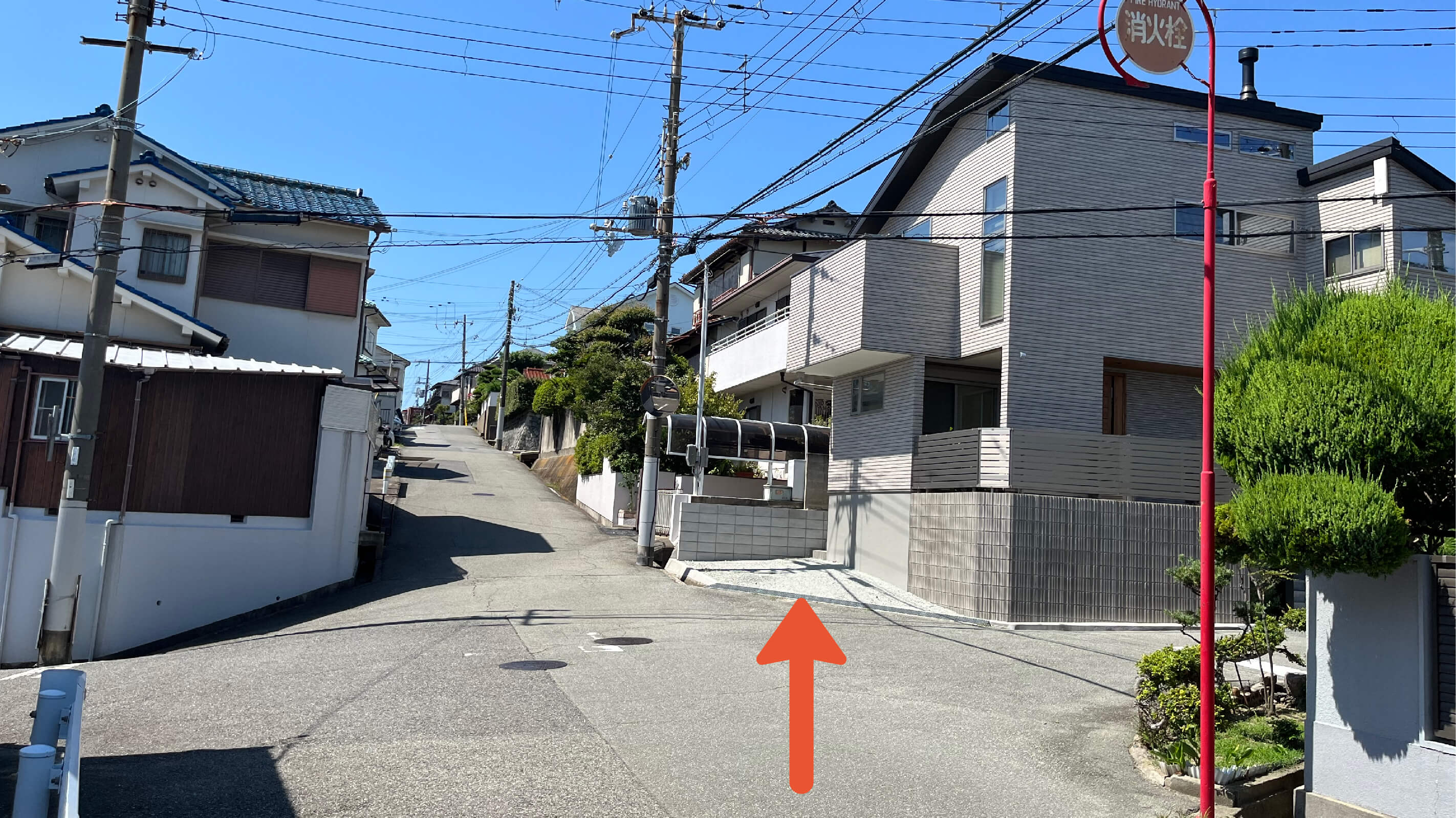 東朝霧丘18-5駐車場の写真