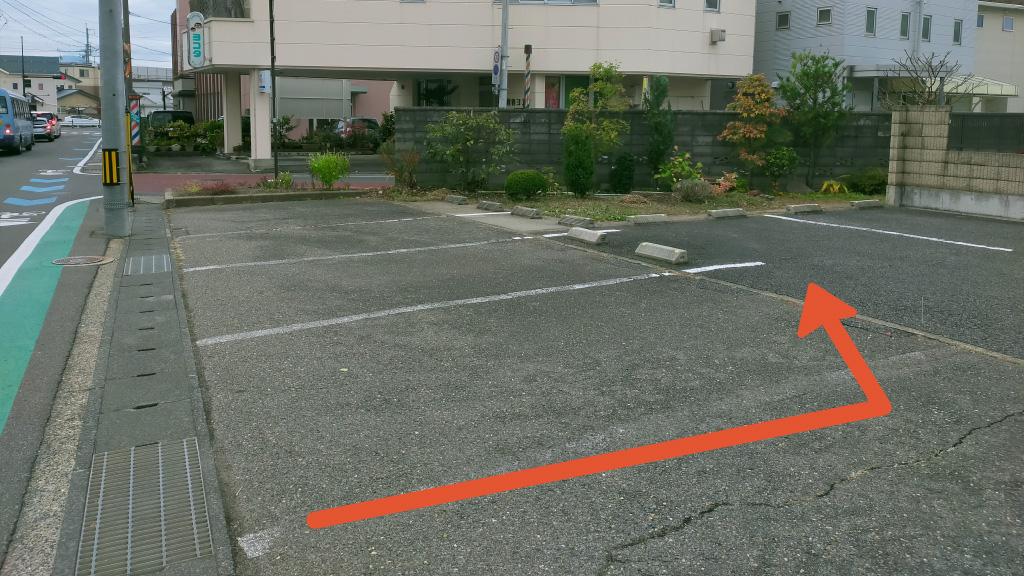 【軽専用3番】三輪5-1-2駐車場の写真
