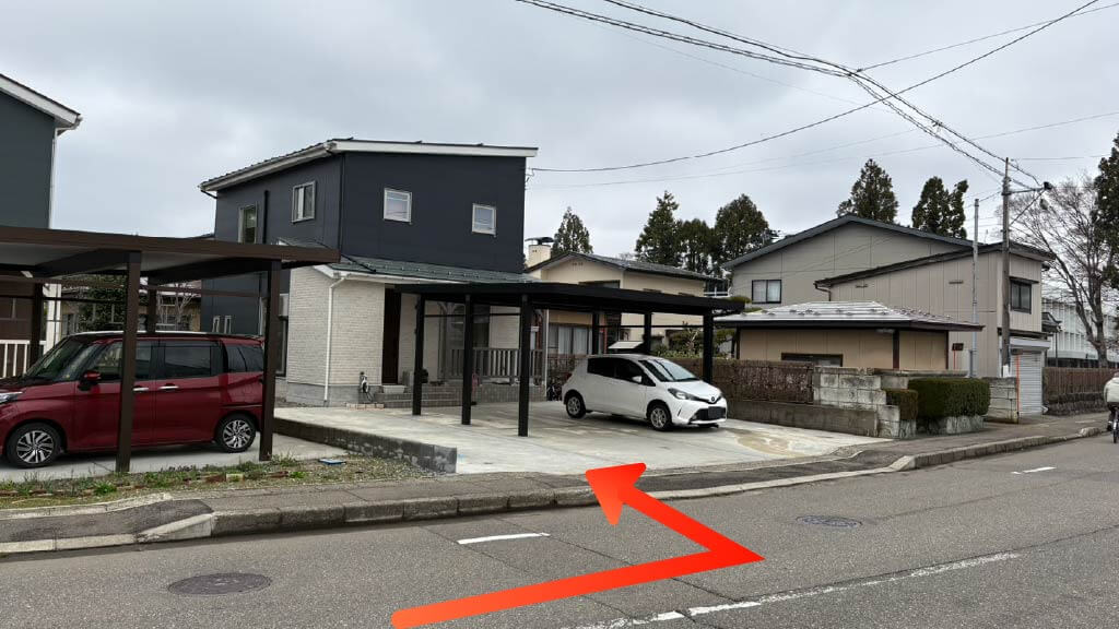 南城町2-4-13駐車場の写真