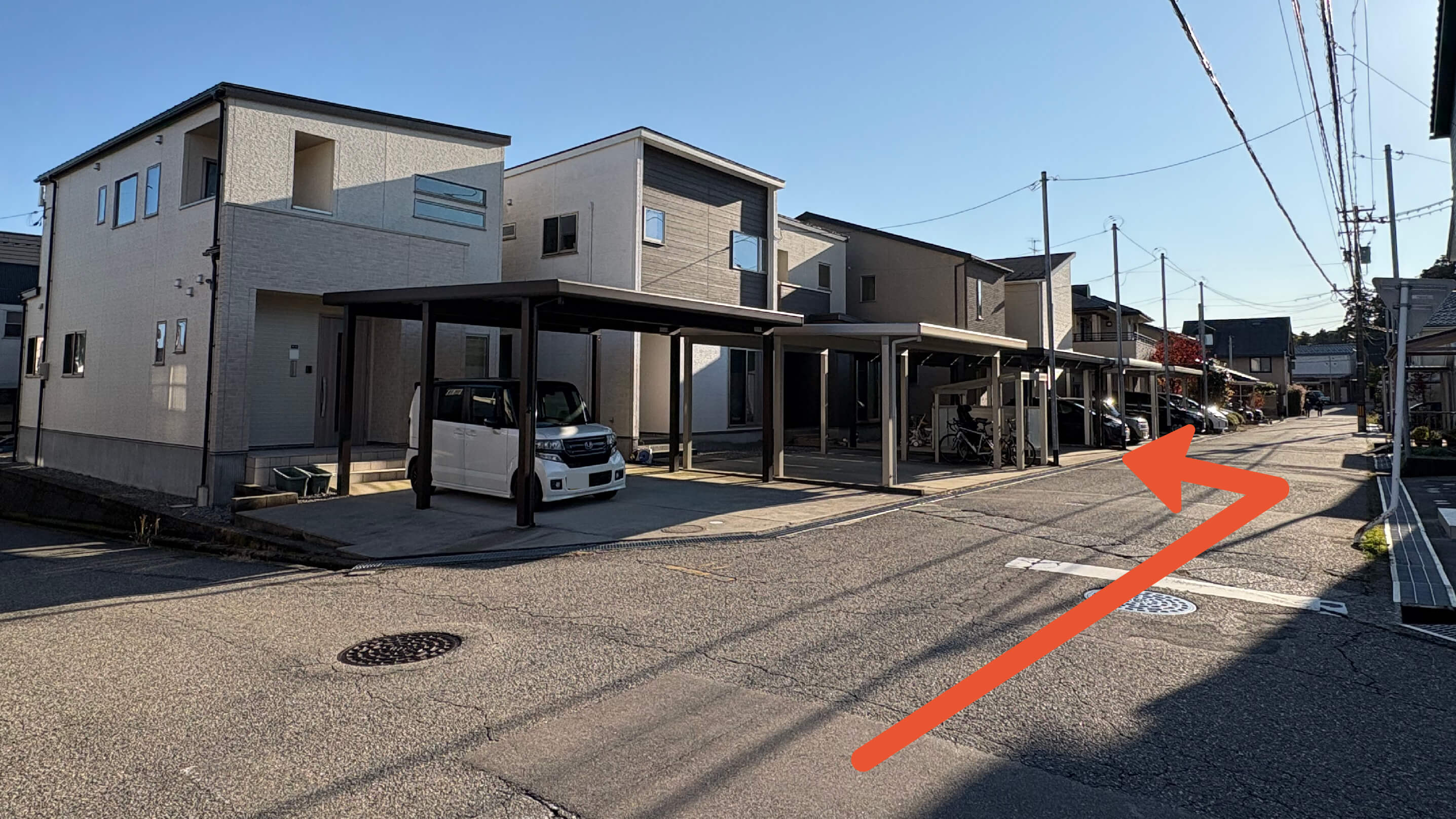 長坂1-11-15駐車場の写真