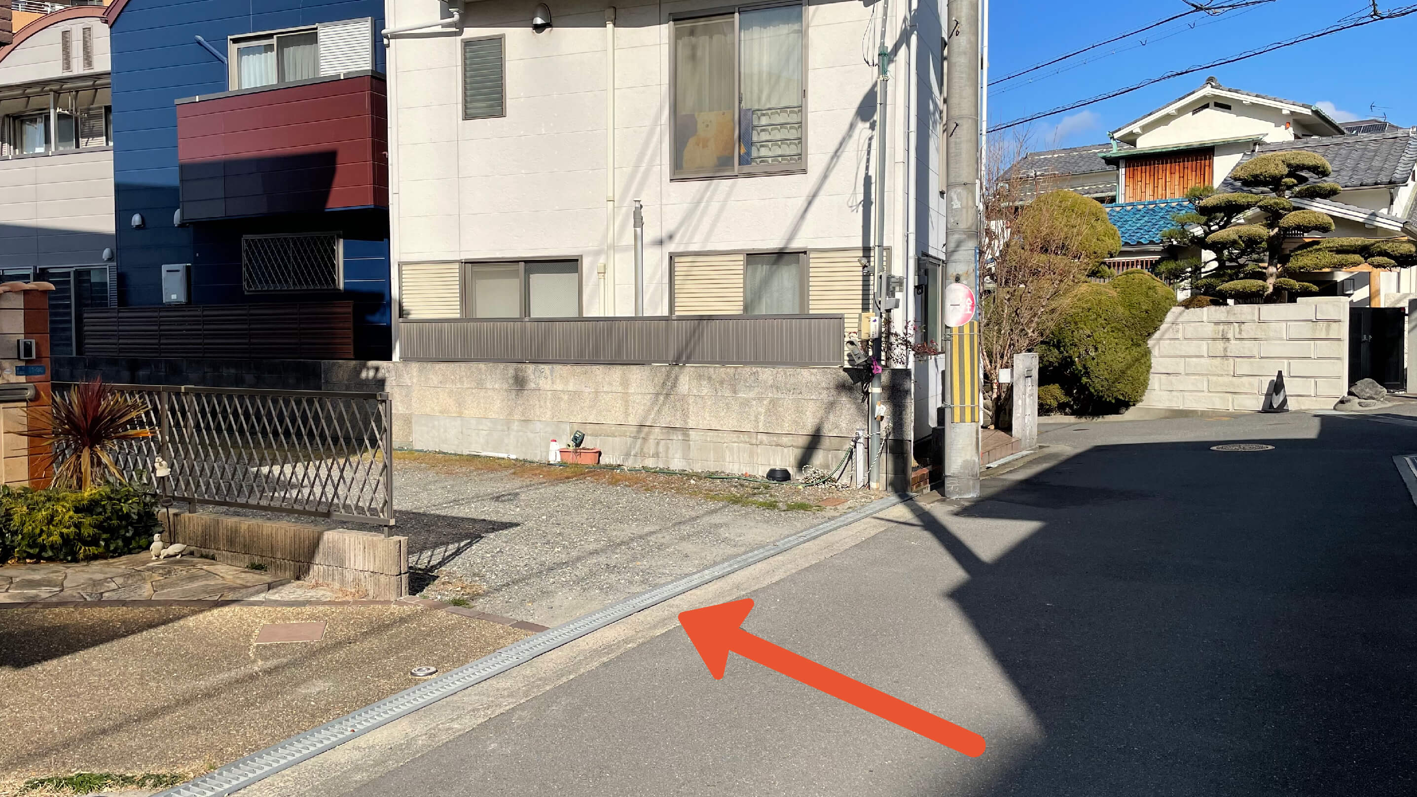香里本通町11-29駐車場の写真