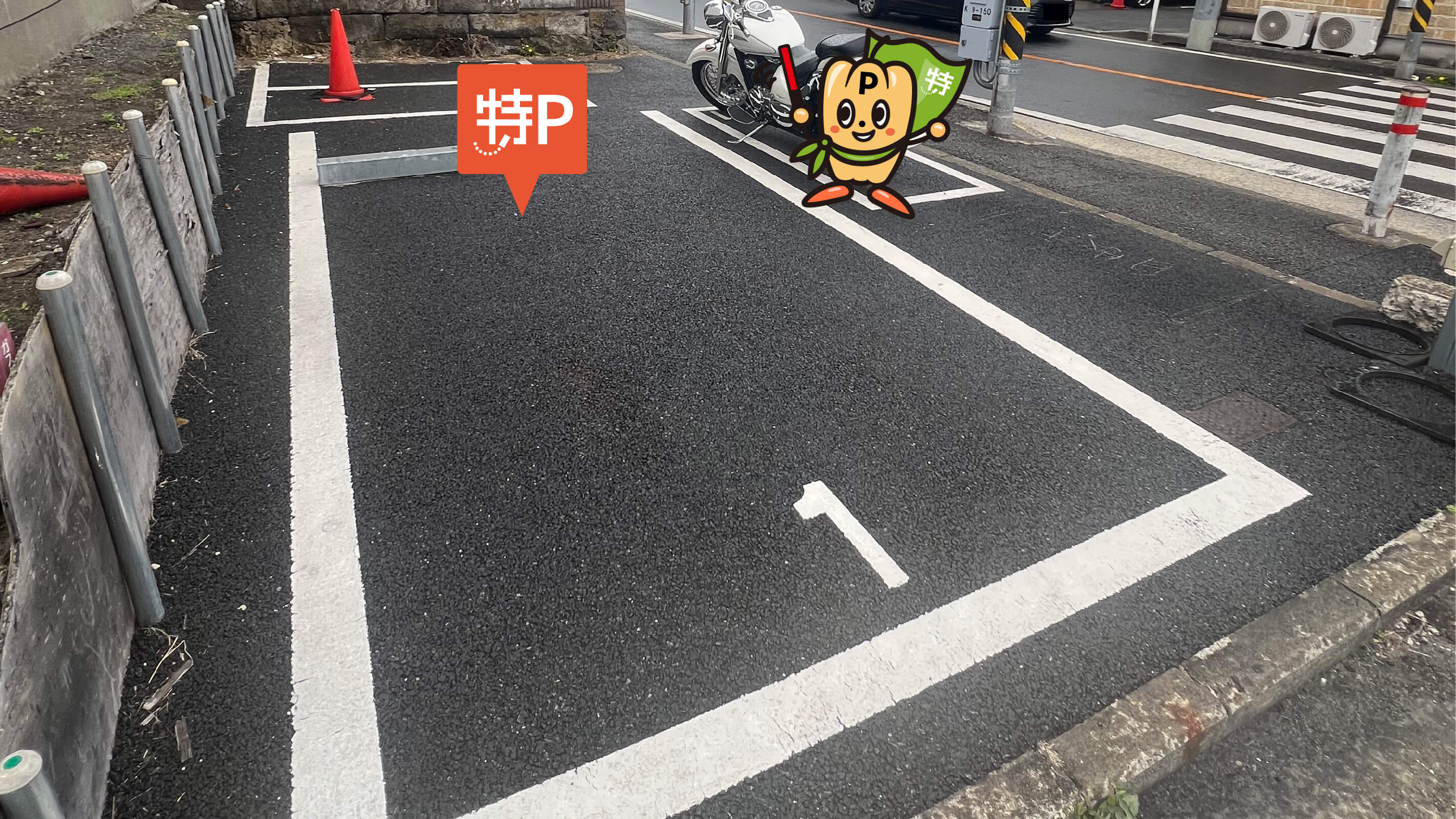 岸谷4-2-2駐車場の写真