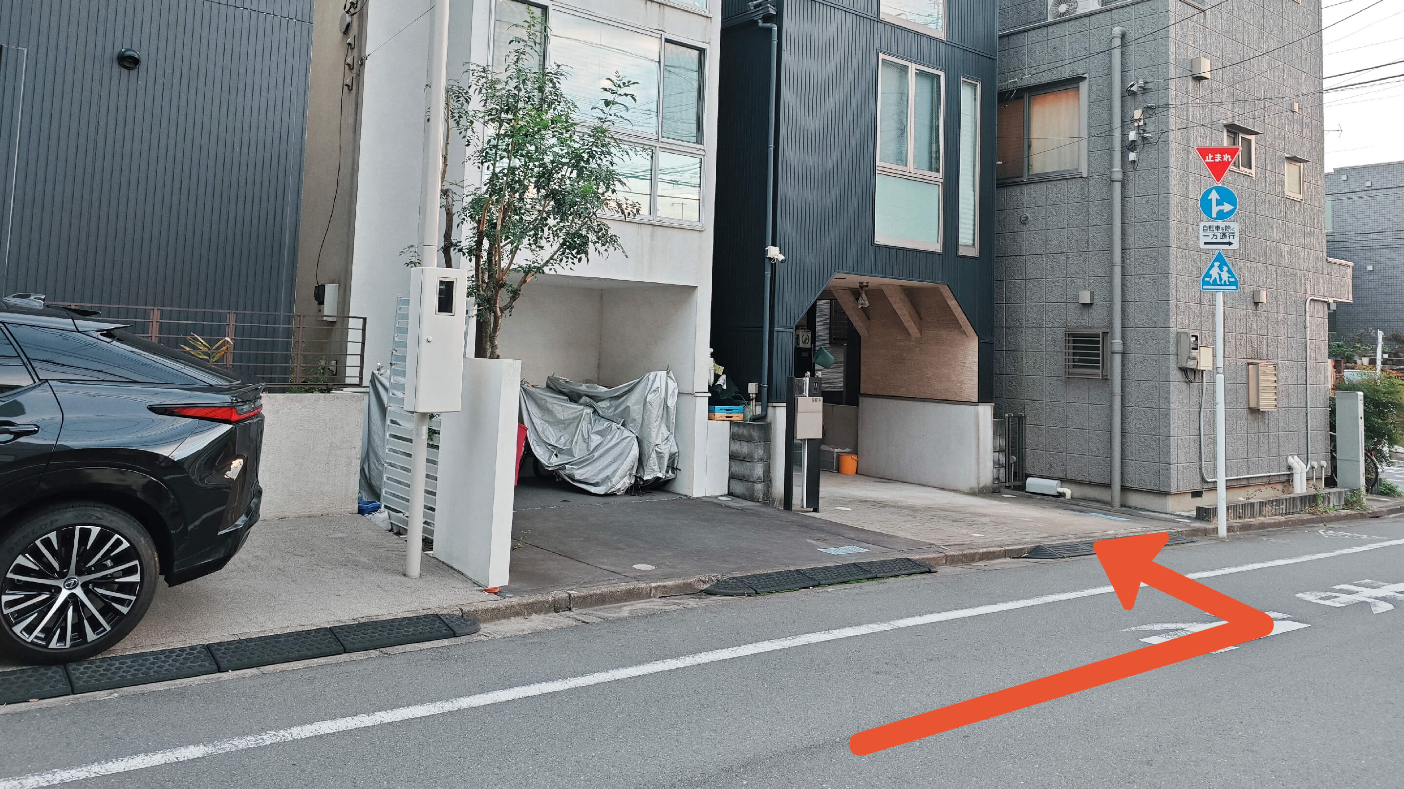 小茂根3-17-9駐車場の写真