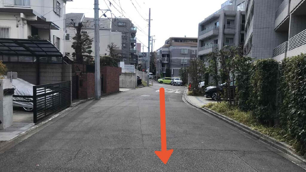 【玄関前】美しが丘4-9-18駐車場の写真