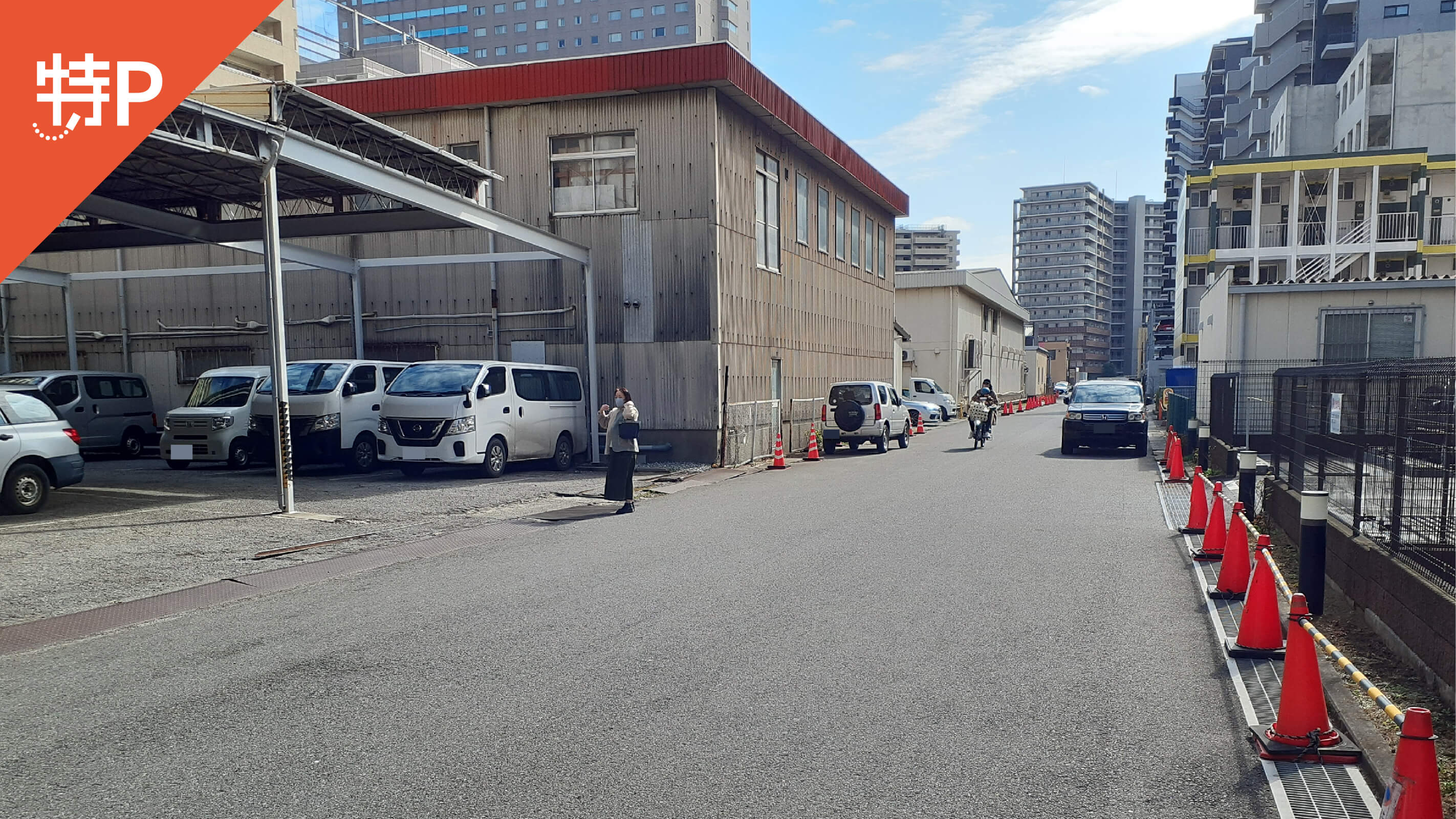 問屋町13-3駐車場の写真