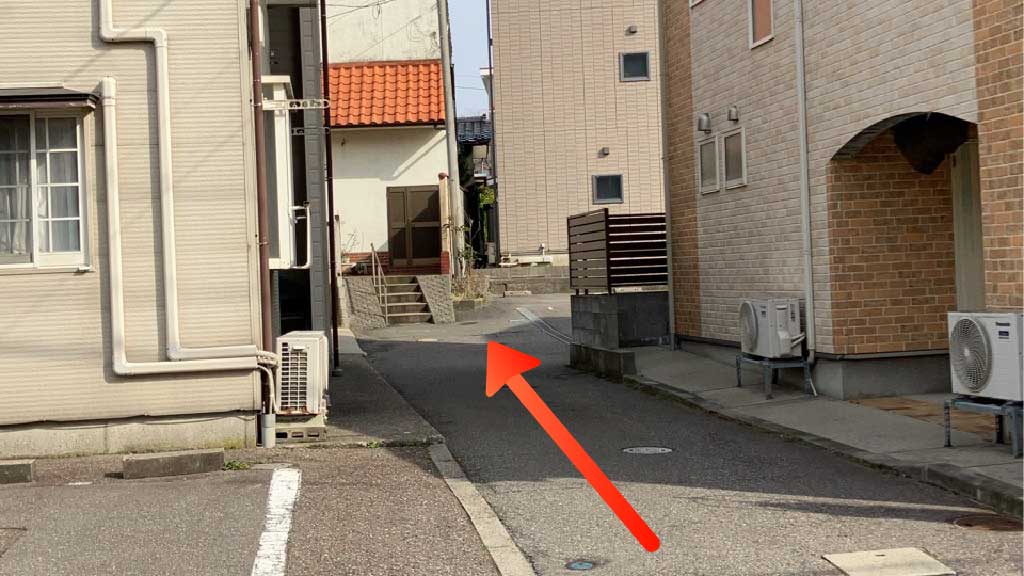 学校町通2番町5247番地駐車場の写真