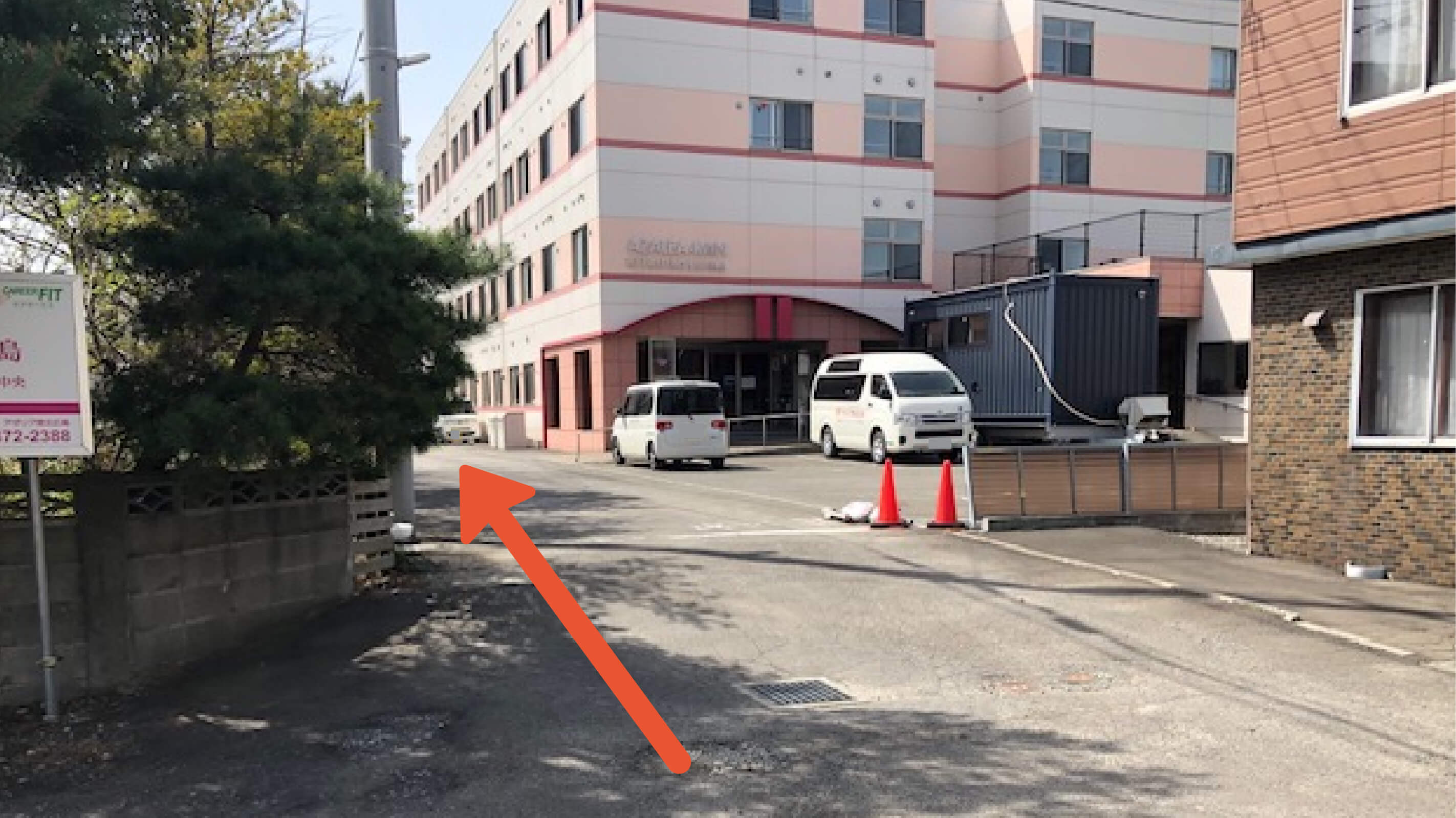 【予約制】特P 【9番-12番】中央3丁目4-6アゼリア館北広島従業員駐車場の画像1