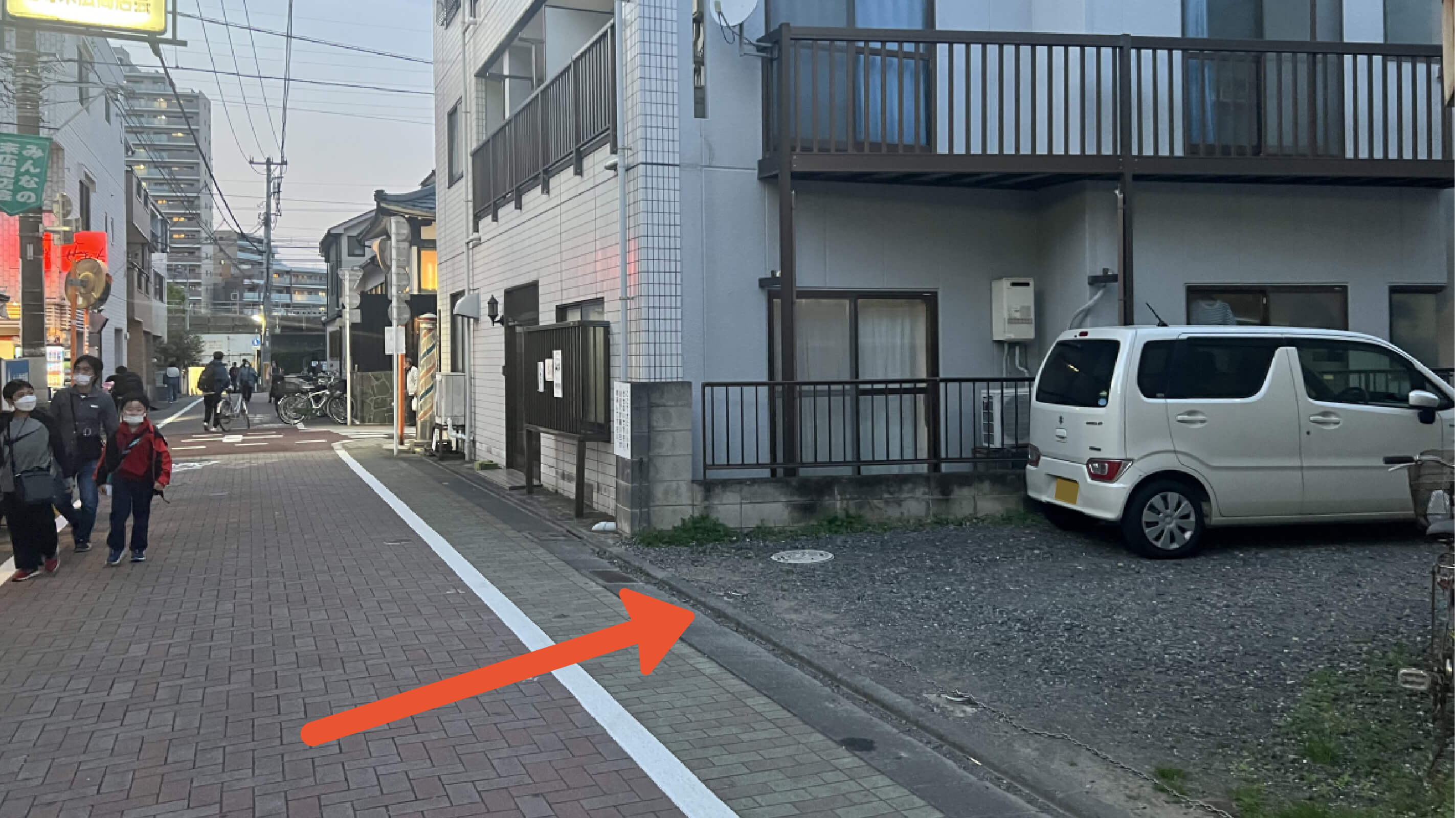 金町5-13-4駐車場の写真