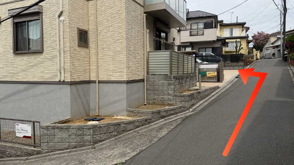 メゾンドレーヴ駐車場の写真