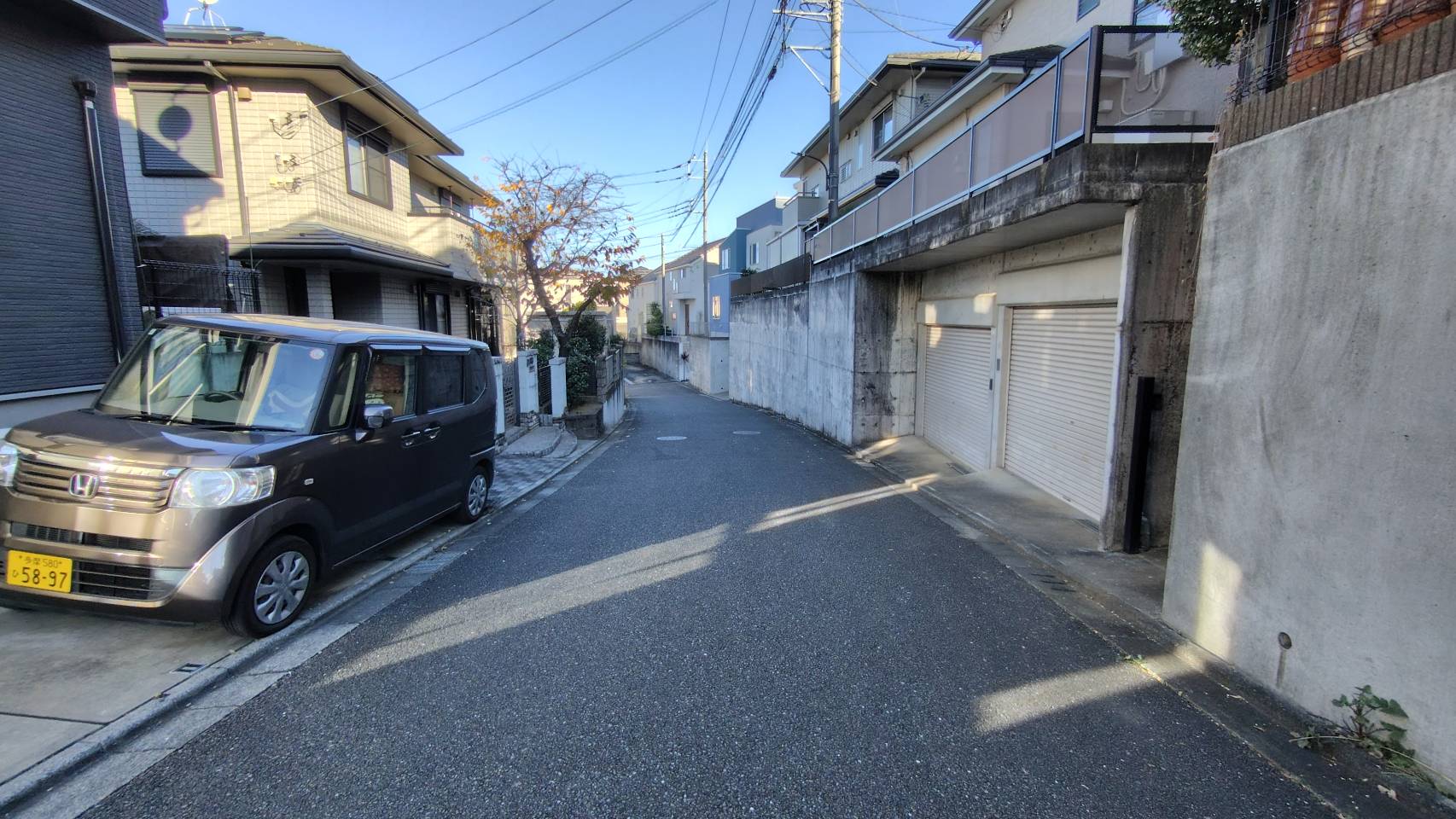 四ノ宮伽月極駐車場　　パンツ３本セット 野津田町3729-3（東京都）の特P月極駐車場【 ¥13,000円 / 月額