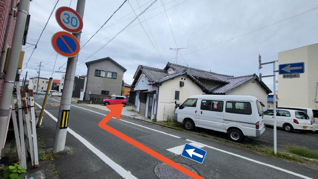 海老塚2丁目15-7駐車場の写真