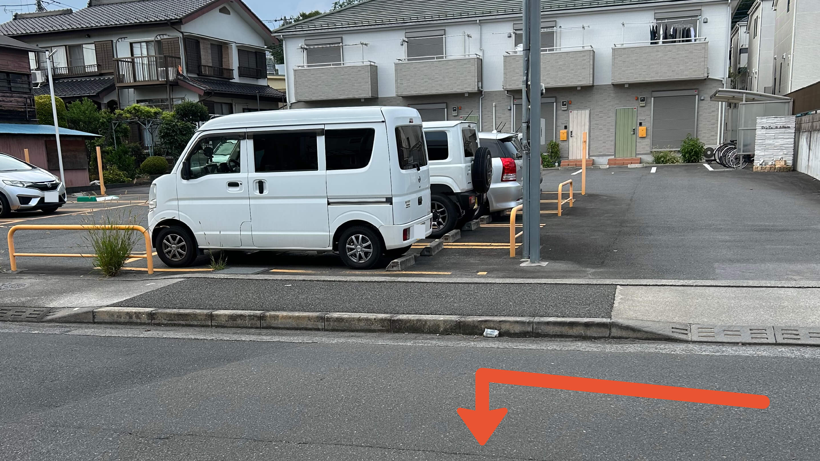 相原町1740-25駐車場の写真