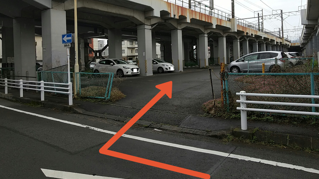 東海道本線高架下空き区画　第一駐車場の写真