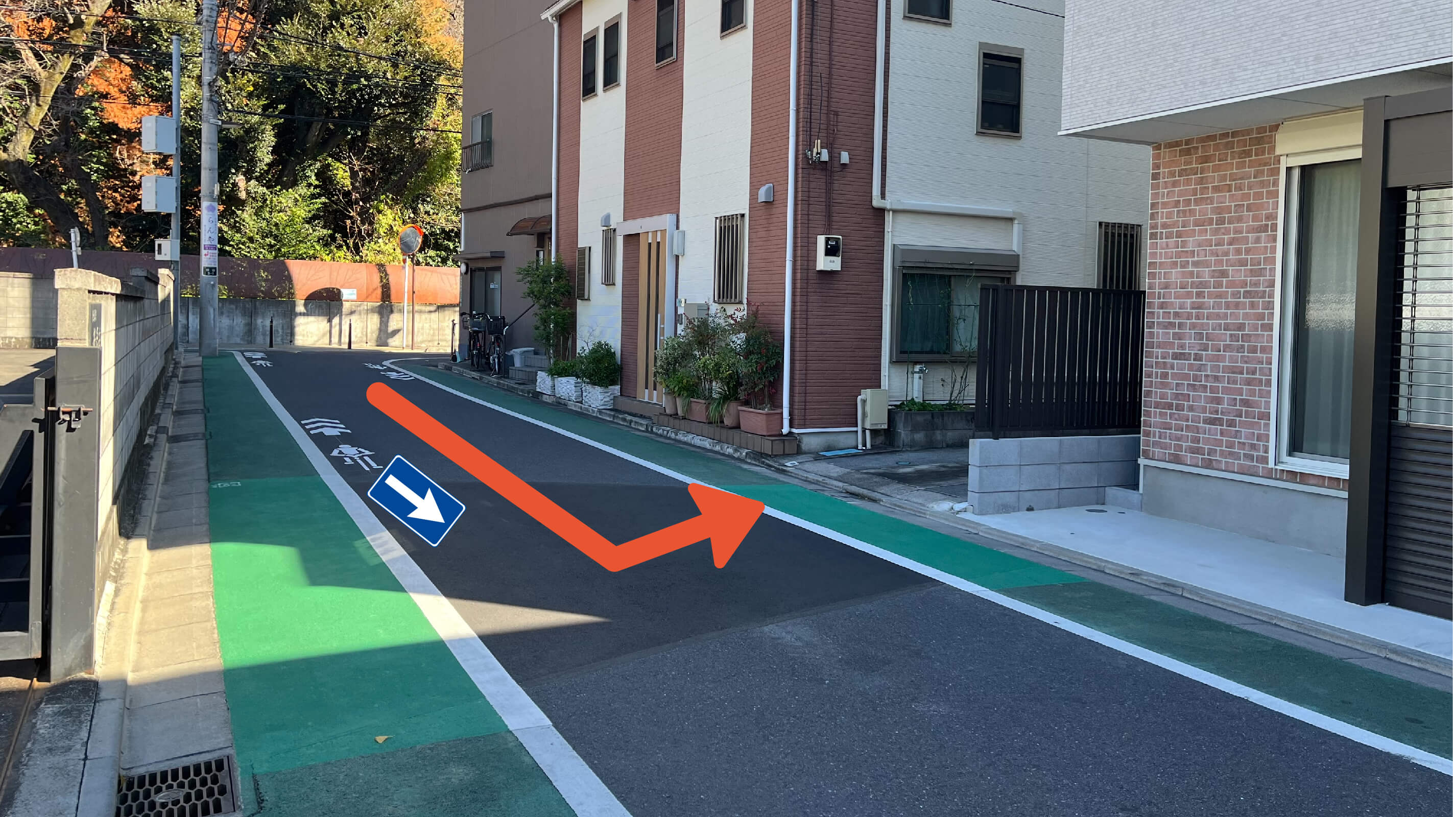 白山2-14-11駐車場の写真