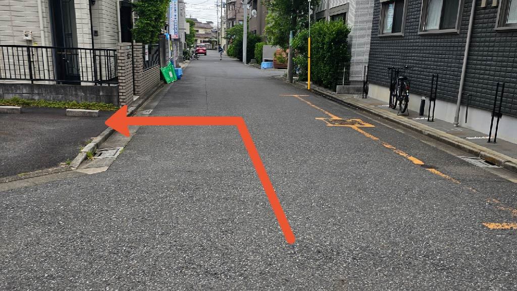 中央2-27-1駐車場の写真