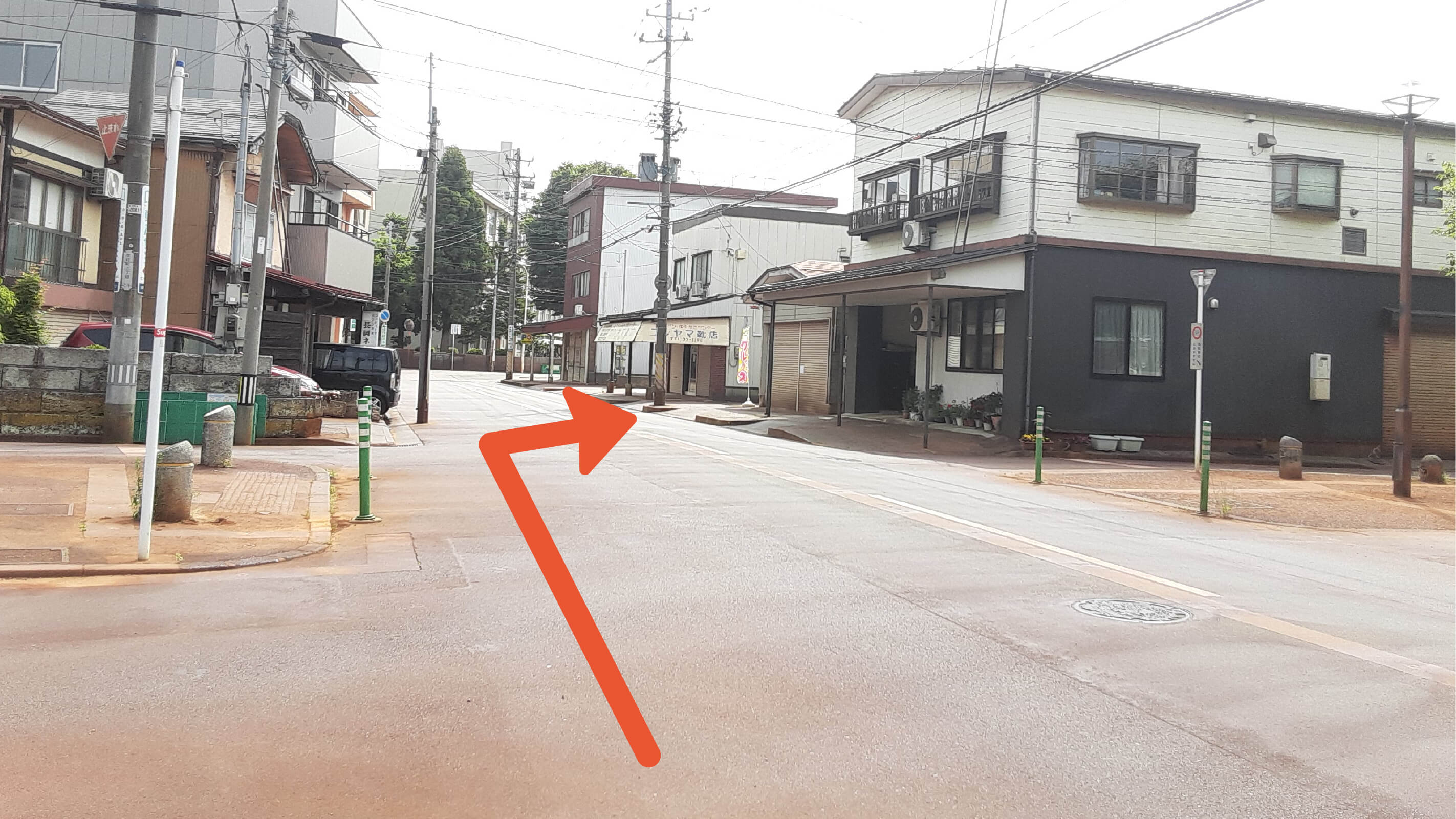 学校町3-10-12駐車場の写真