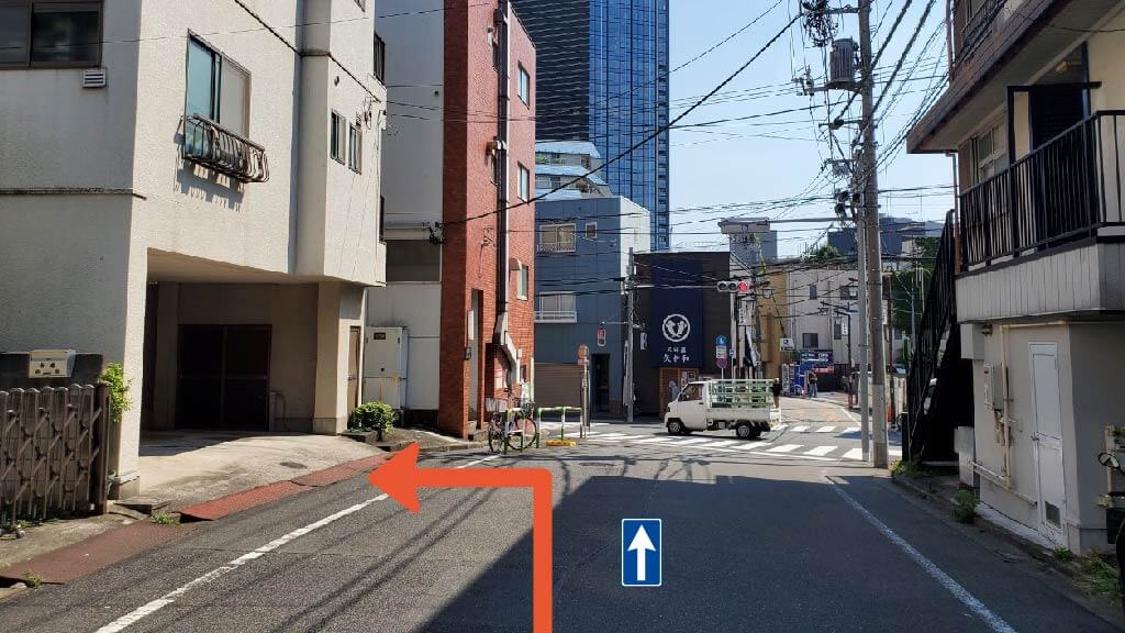 春日1-6-5駐車場の写真