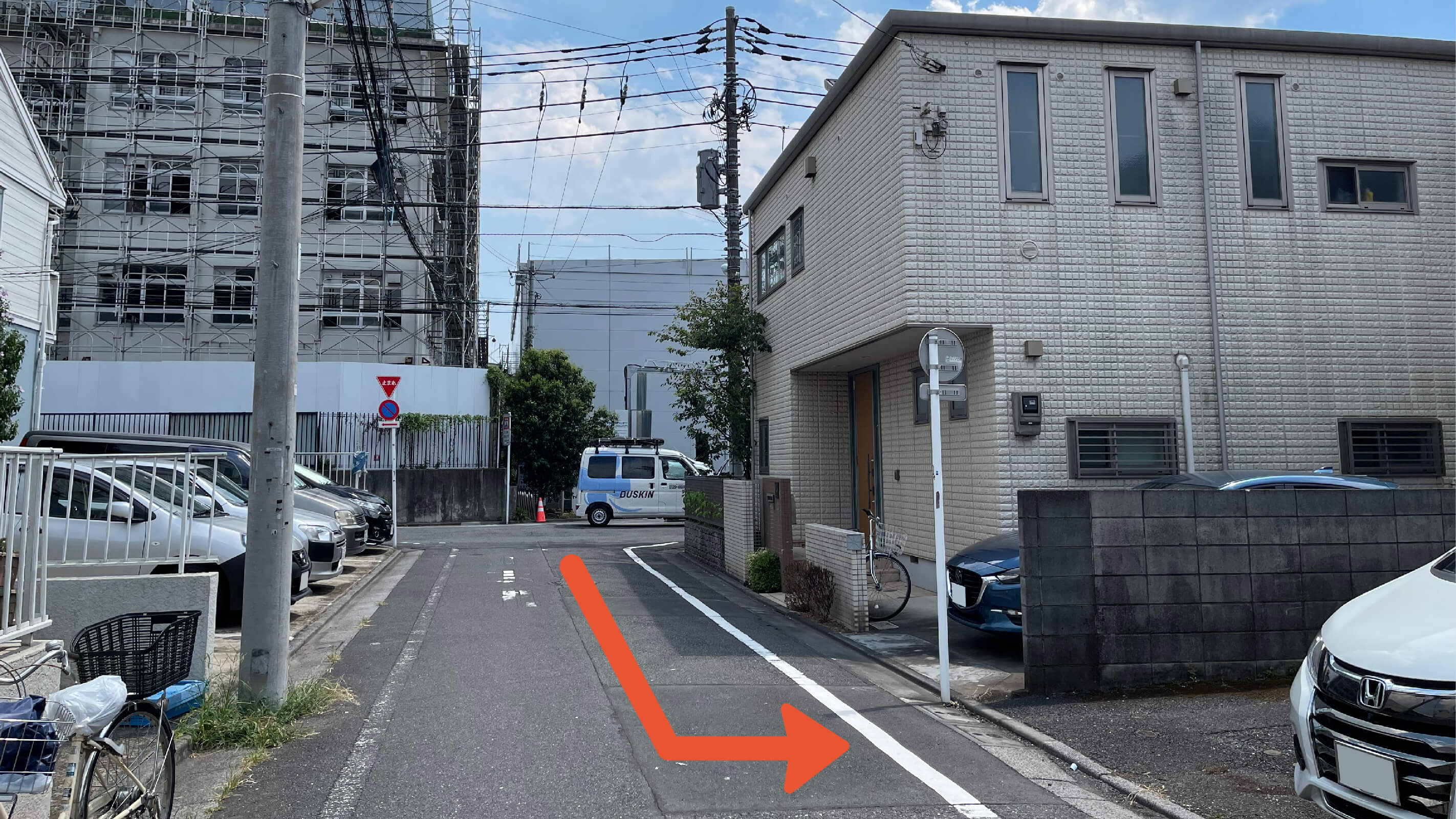 向原2-17-17駐車場の写真