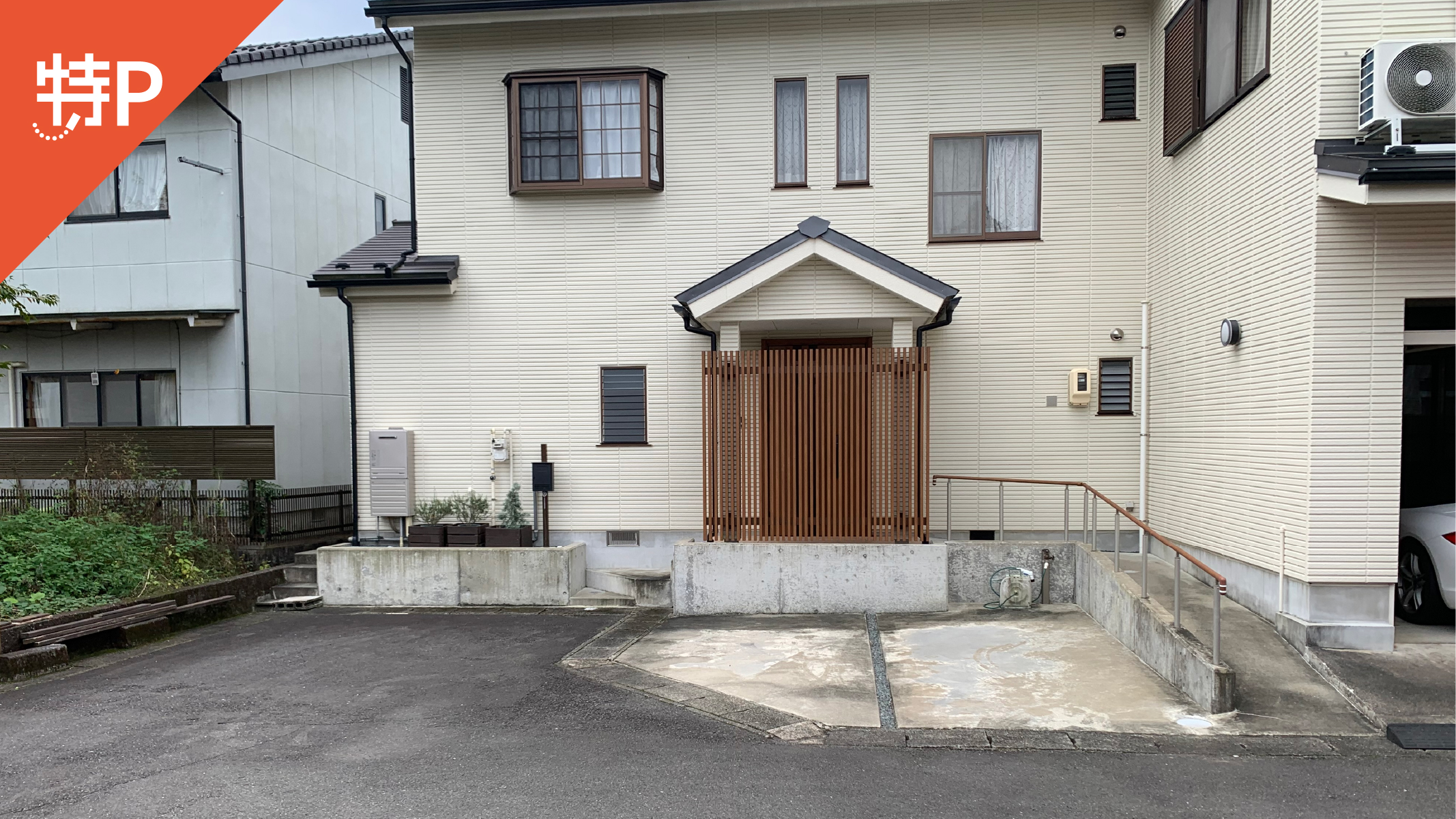 【予約制】特P 《軽・コンパクト》粟野東2-216駐車場の画像1
