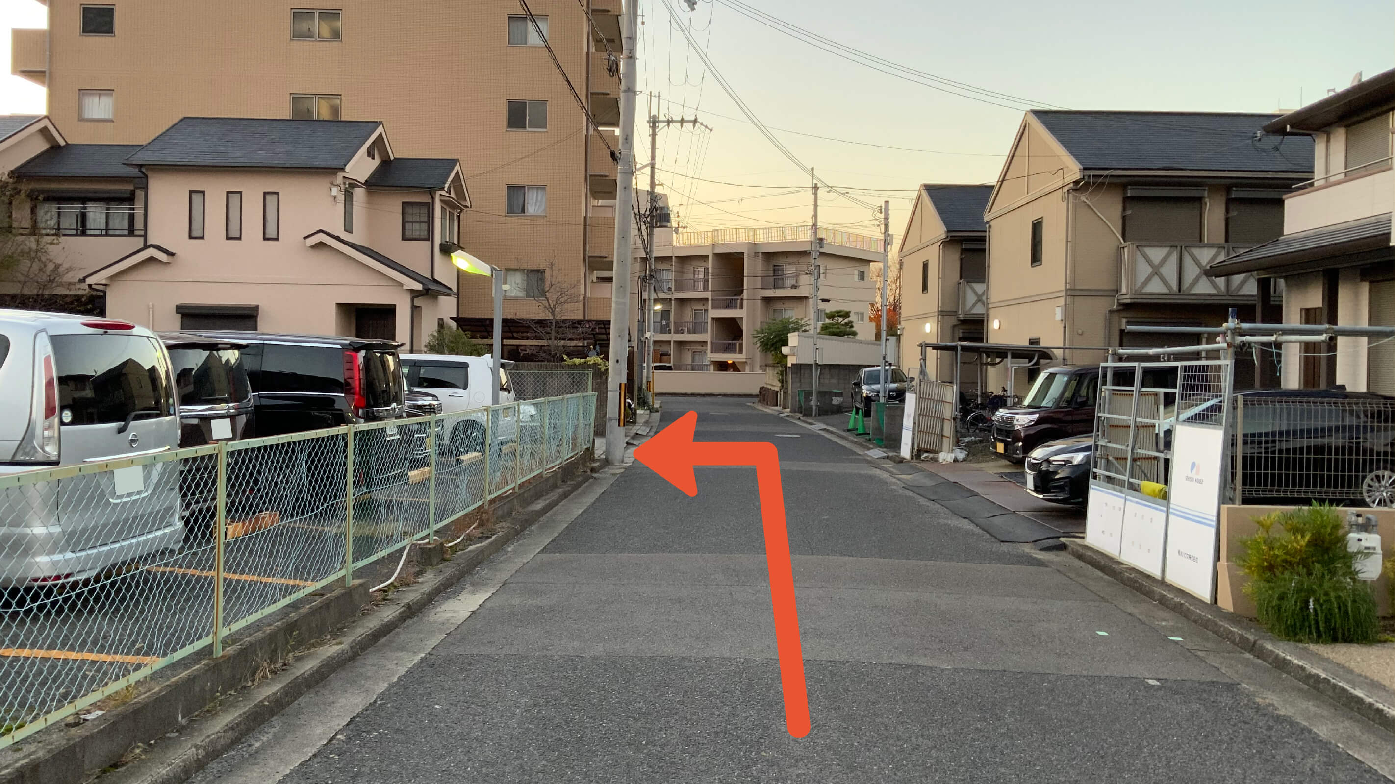 【SUVまで】大久保中1丁目9－24駐車場の写真