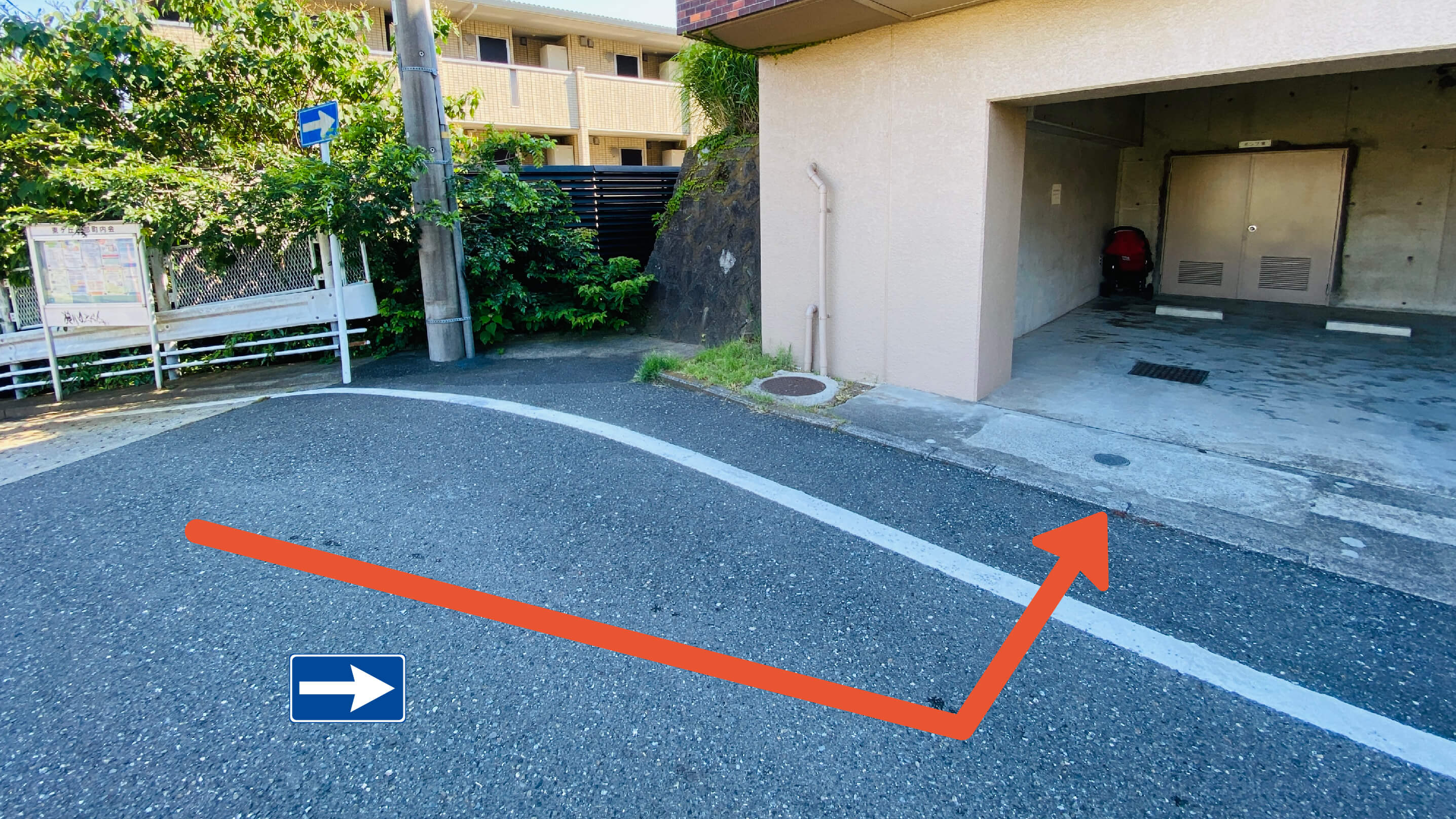 東ケ丘73-1駐車場の写真