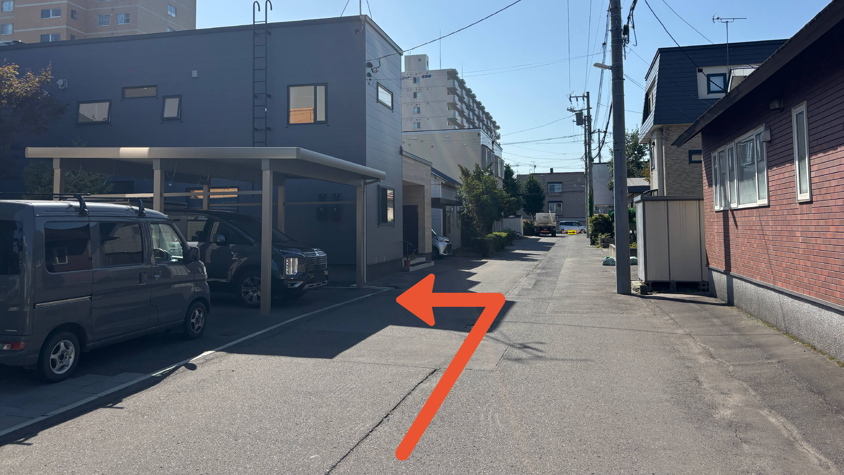 北33条東13丁目3-8駐車場の写真