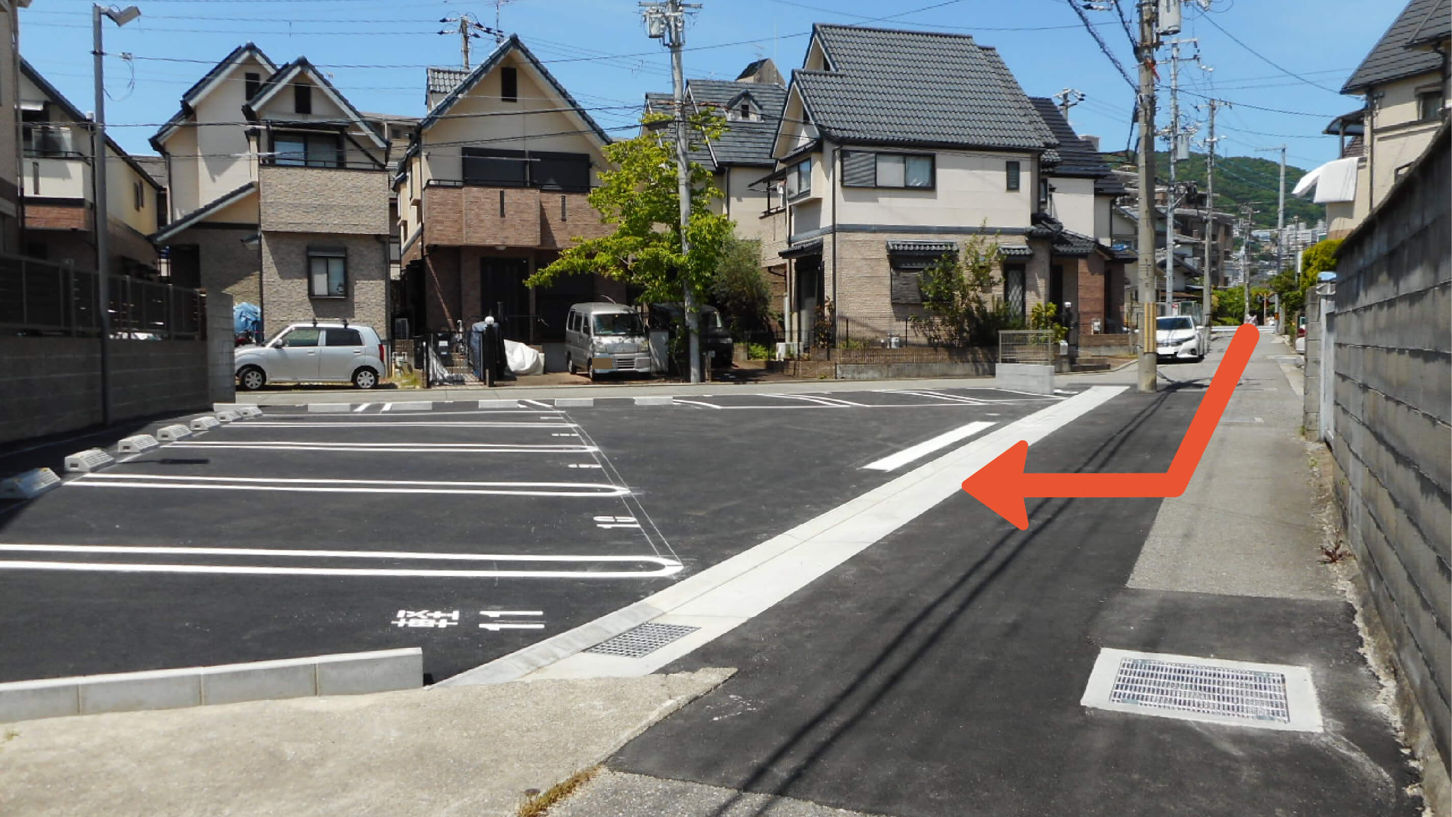 《軽自動車》中州1-3-13駐車場の写真