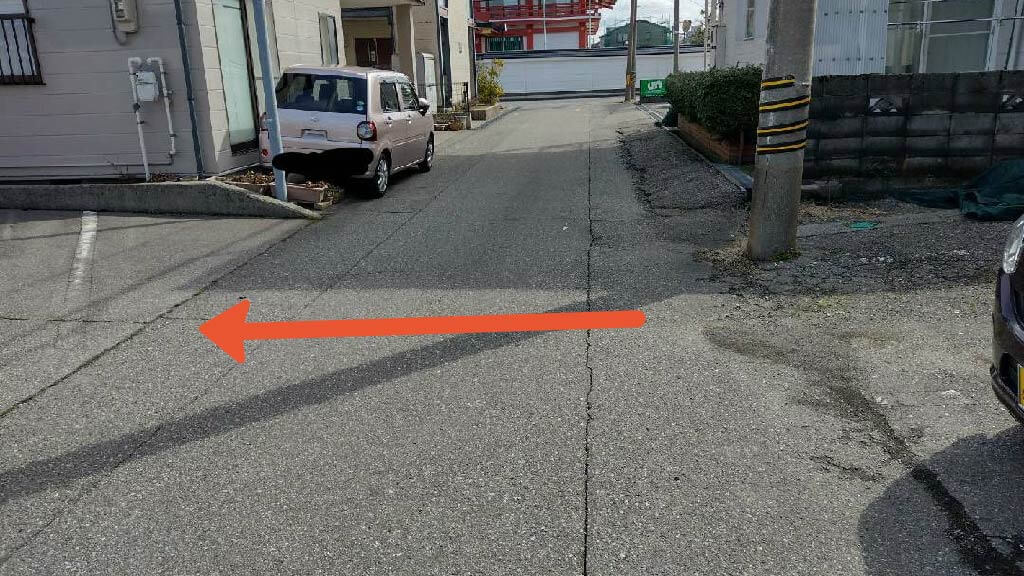 西念3-23駐車場の写真