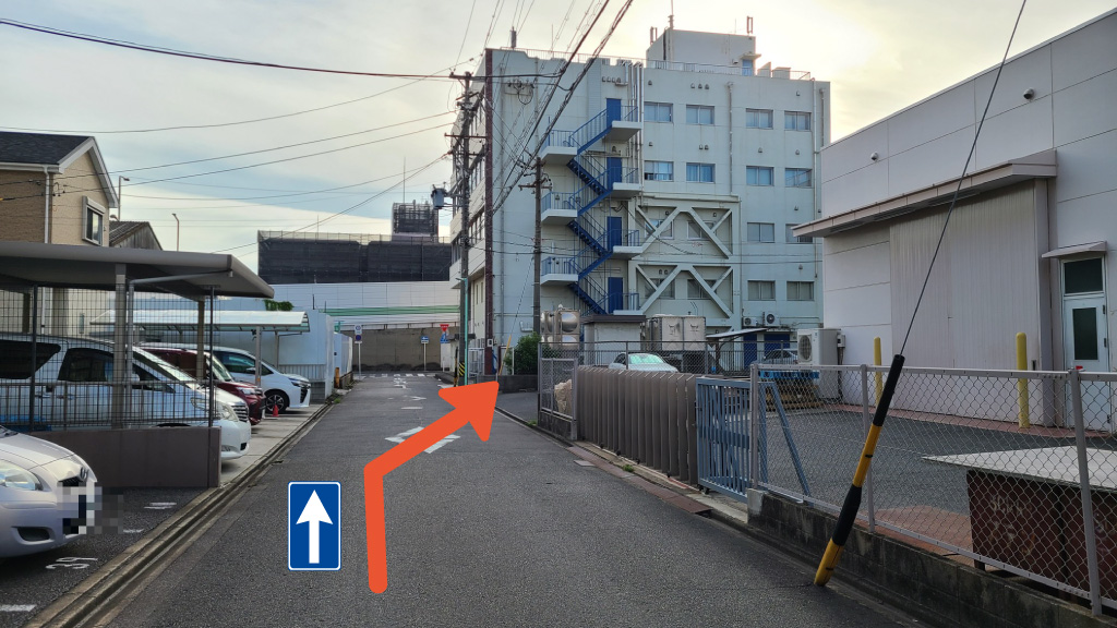弥次ヱ町2-18-3駐車場の写真