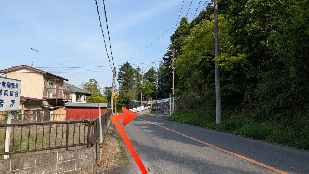 【東側】大河原15-1駐車場の写真
