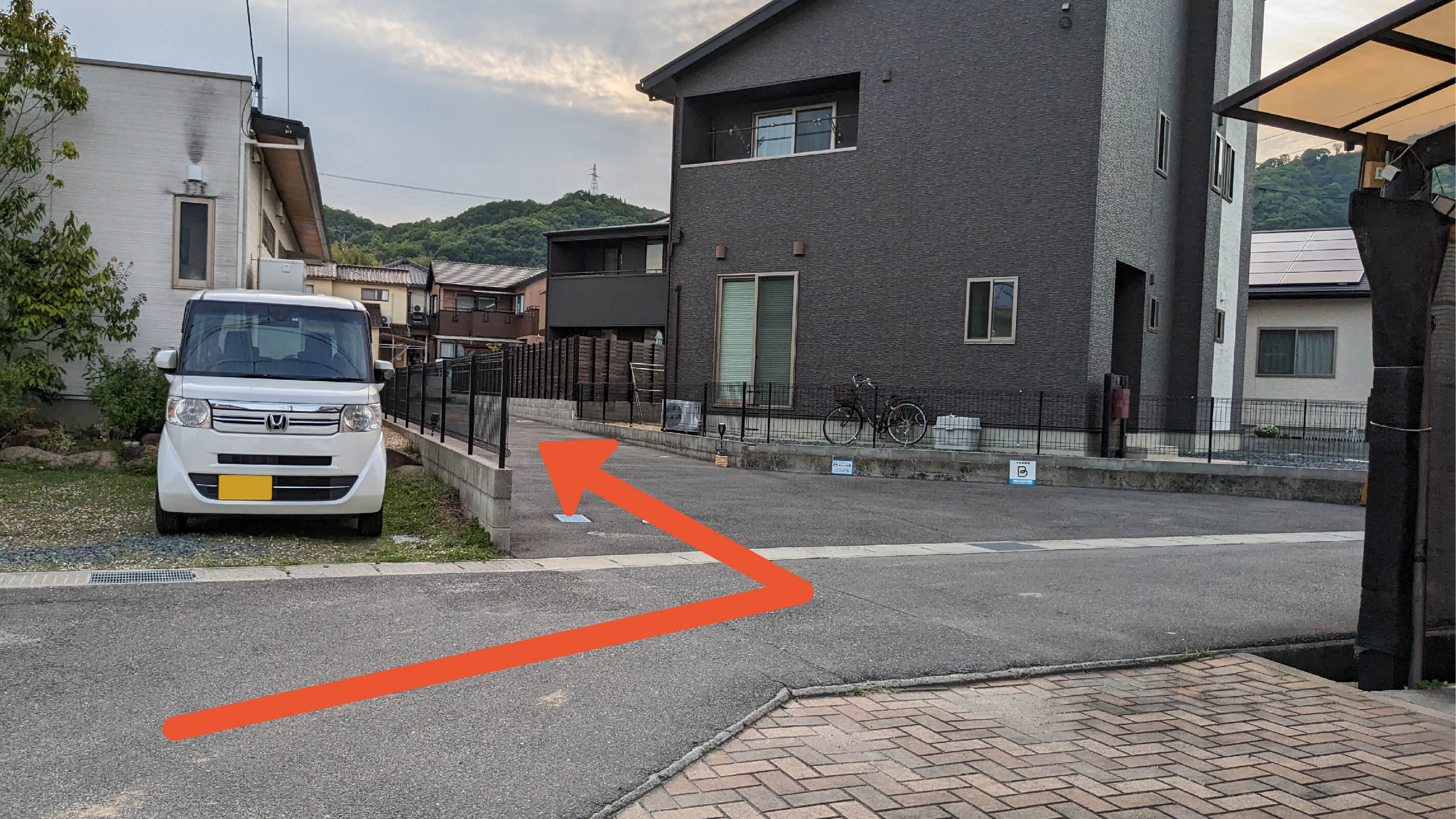 【軽自動車】門田町18-27-2駐車場の写真