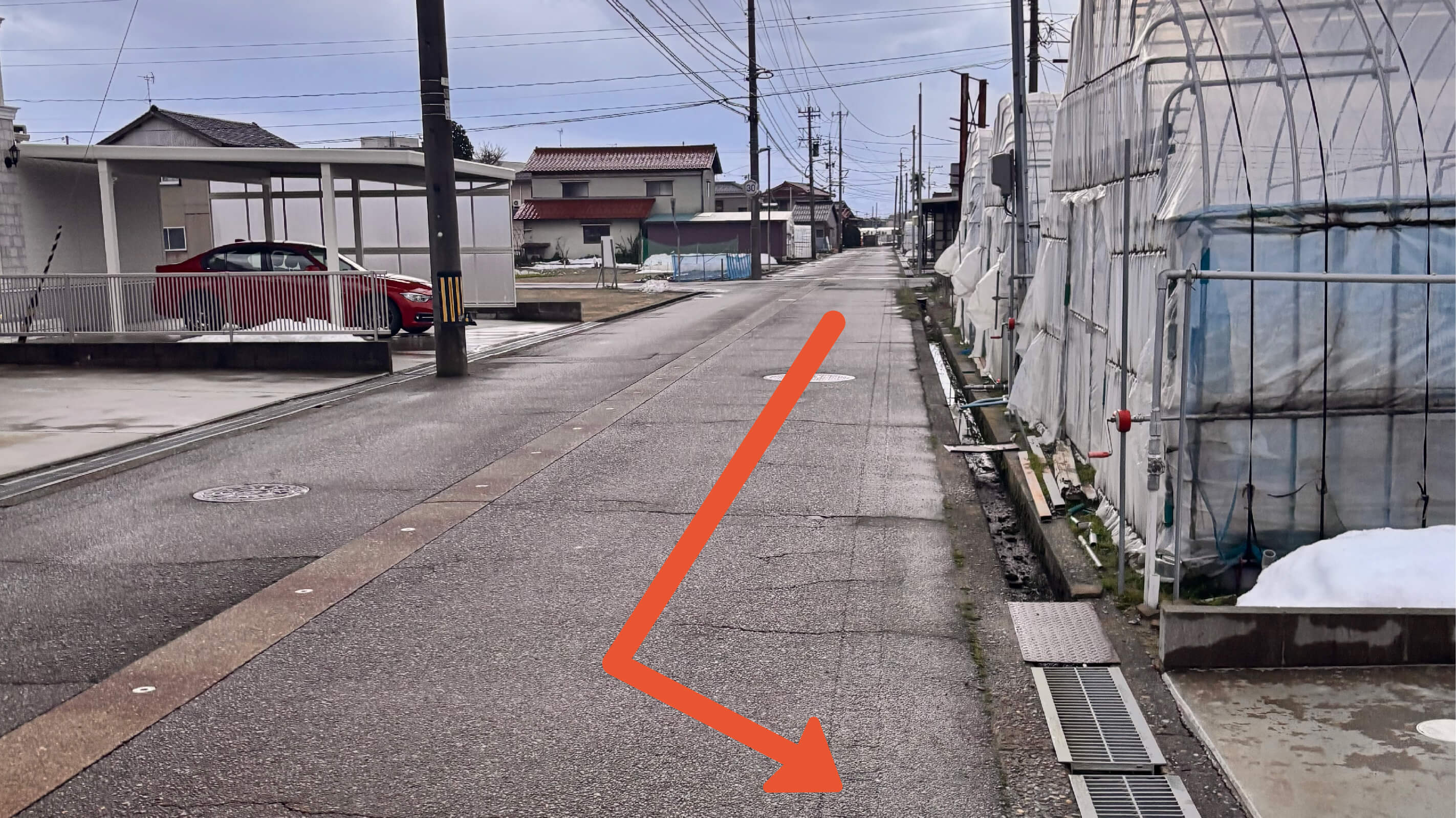 向本折町ヲ38番地1駐車場の写真