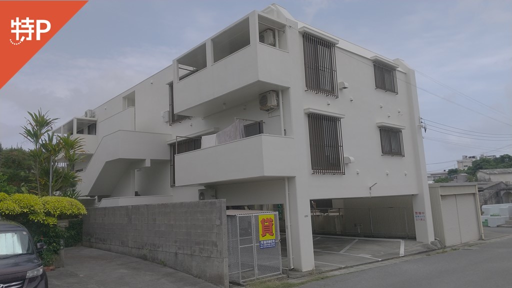 【予約制】特P 《軽・コンパクト》沖縄市南桃原4-34-15駐車場の画像1