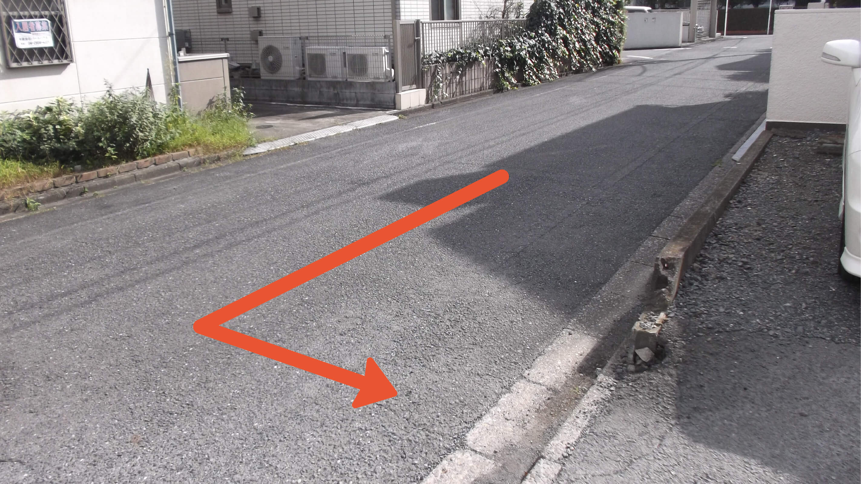 小手指町1-12-10駐車場の写真