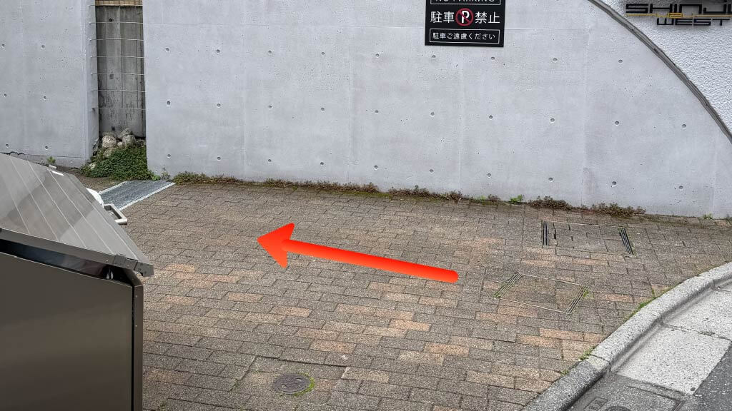 新宿ウエスト424駐車場の写真