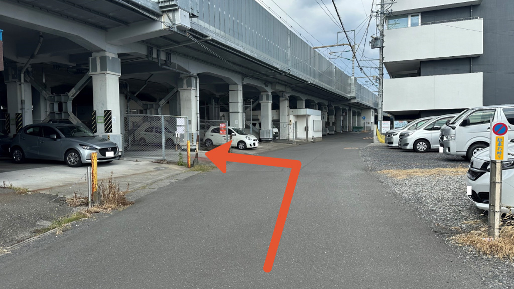 静岡から近くて安い東海道新幹線高架下空き区画　第四駐車場