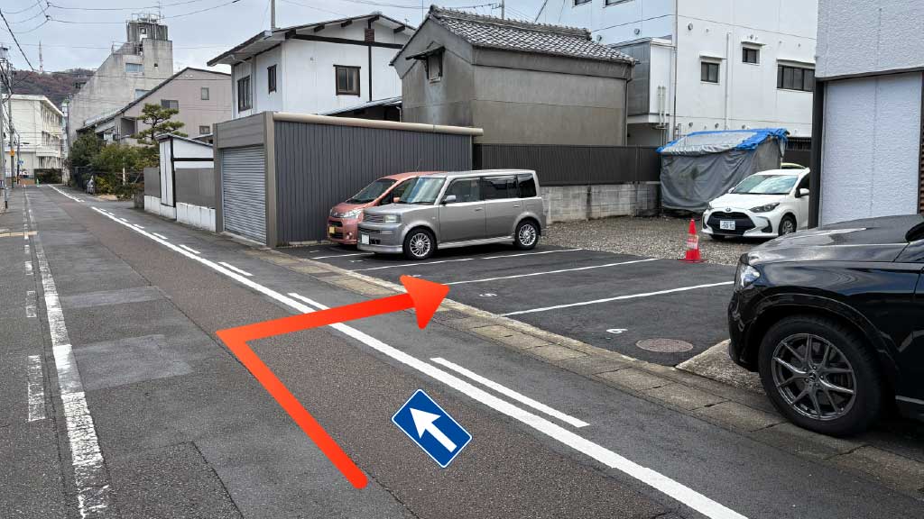 梅ケ枝町1-22-4駐車場の写真