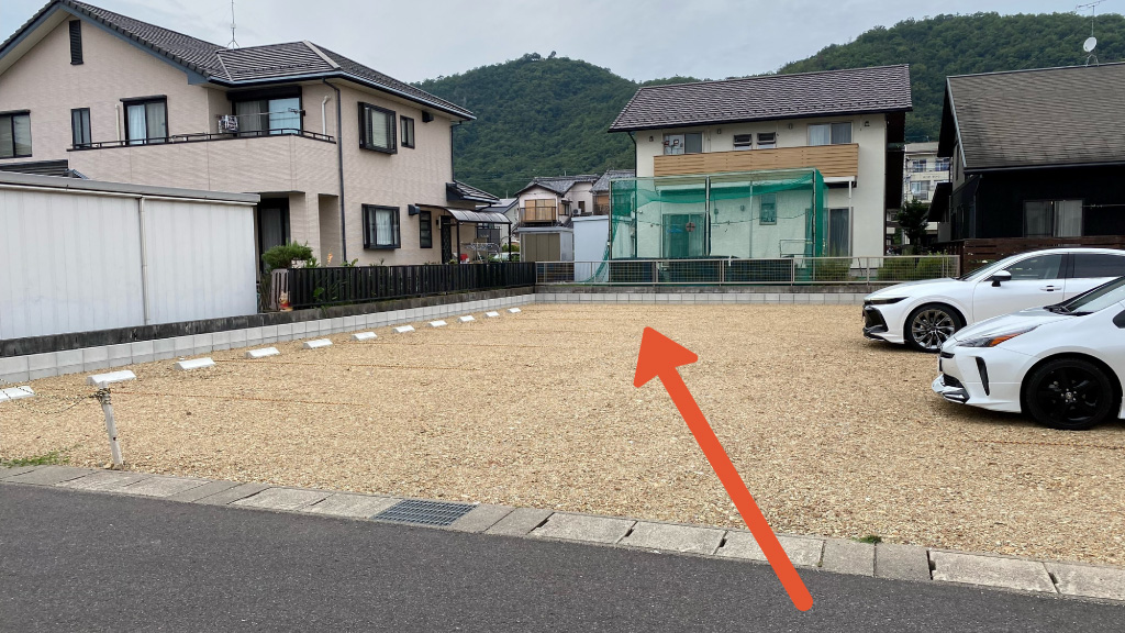 琴塚2-2-14付近駐車場の写真