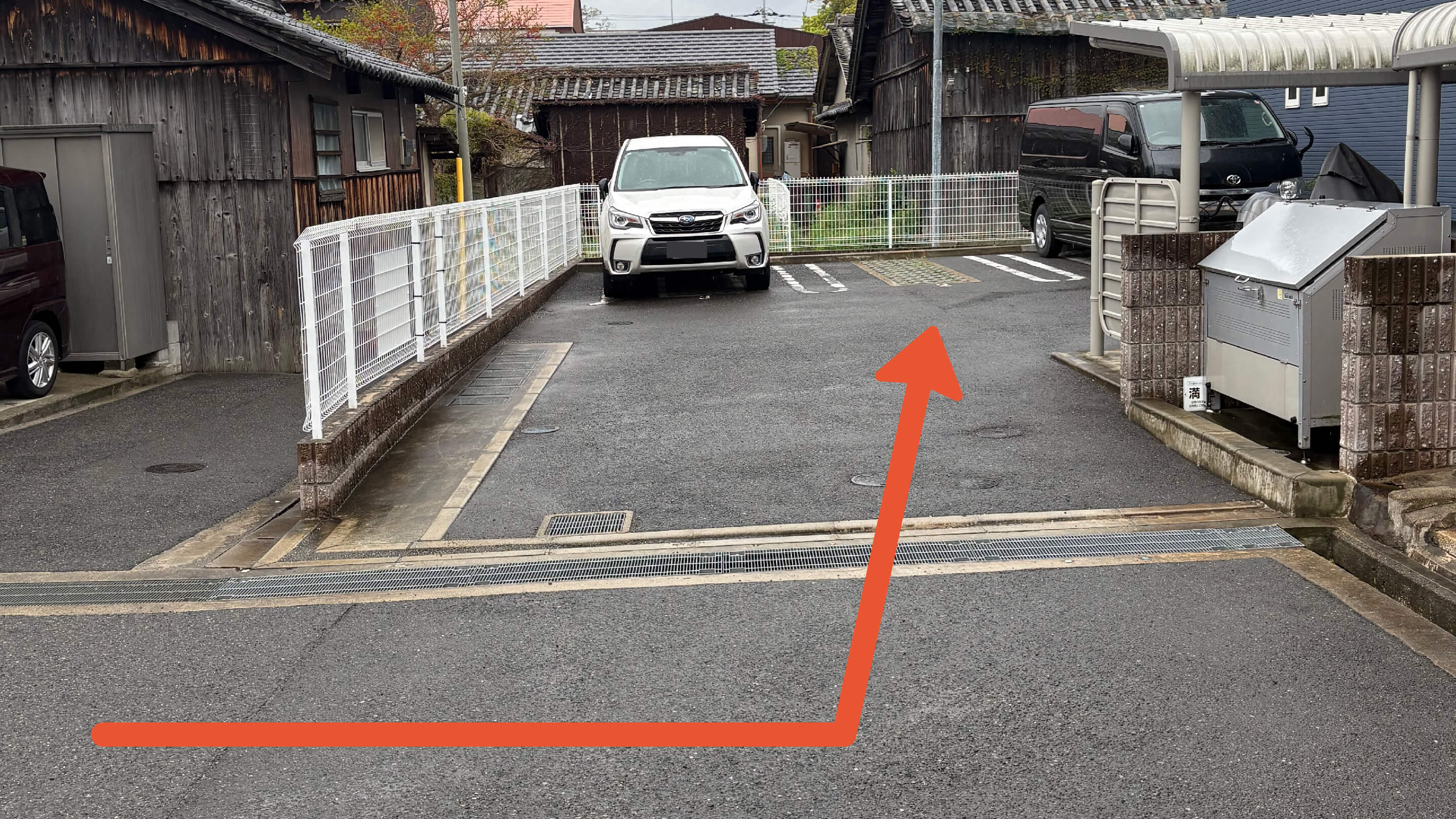 ウェストリヴァー春日町駐車場の写真