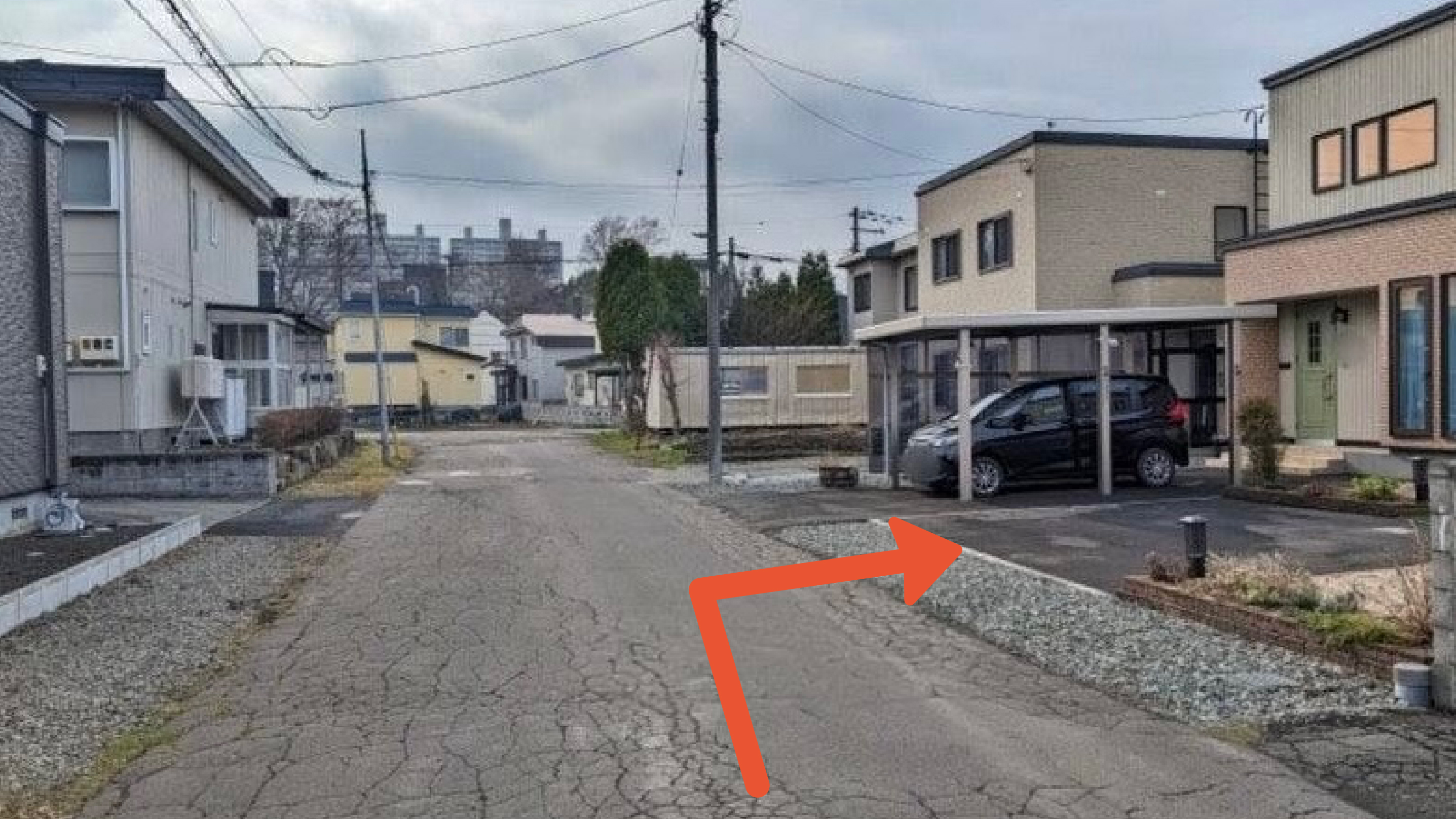 稲穂町西3-2-5駐車場の写真